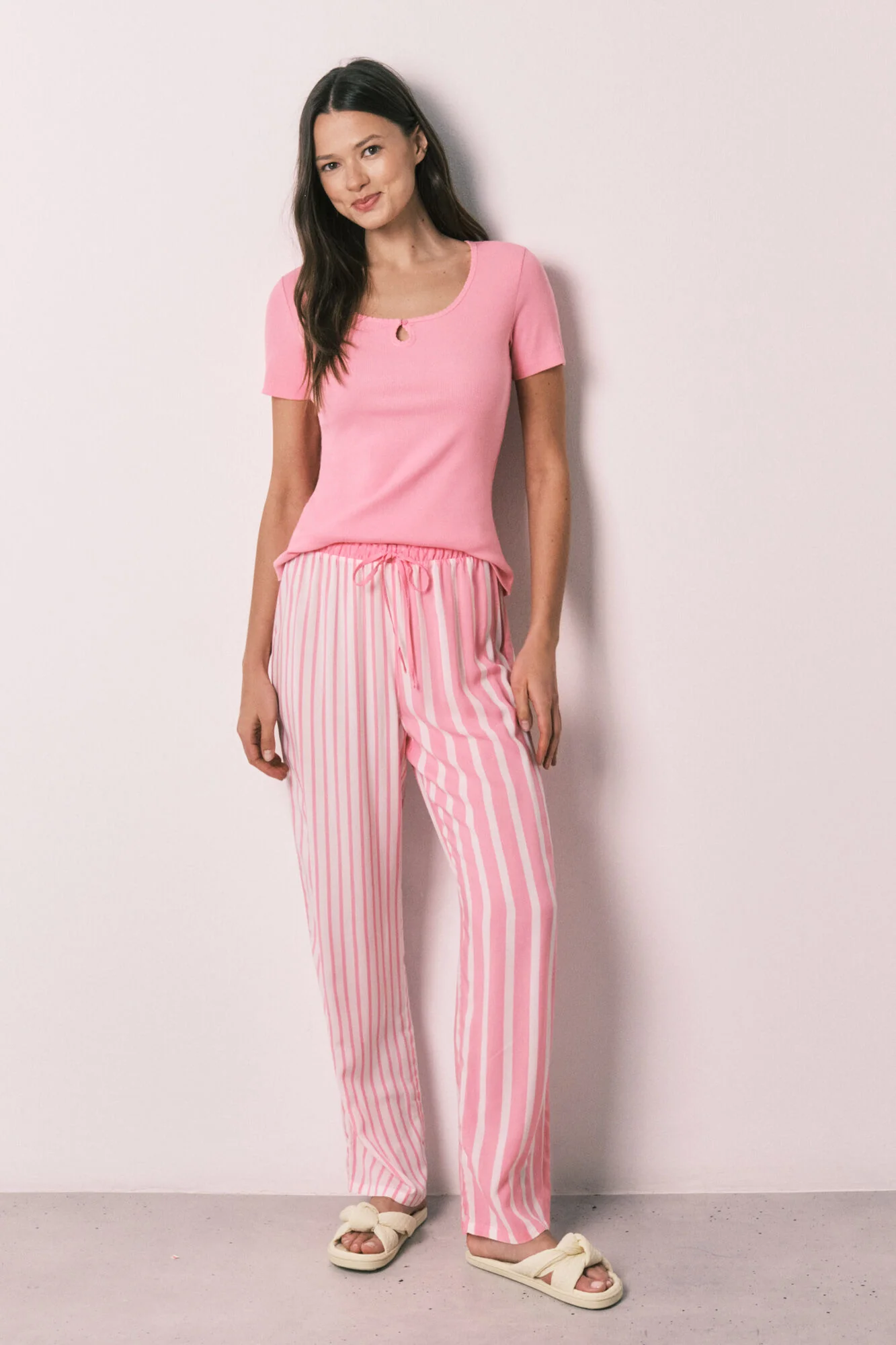 Pink cotton and viscose short sleeve long pyjamas - Image 2