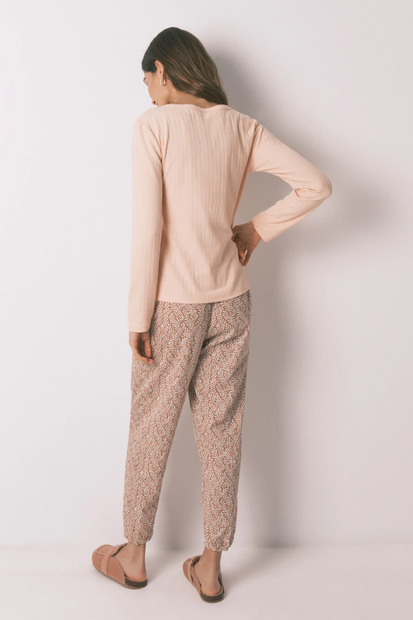 Pink cotton floral print long pyjamas - Image 5