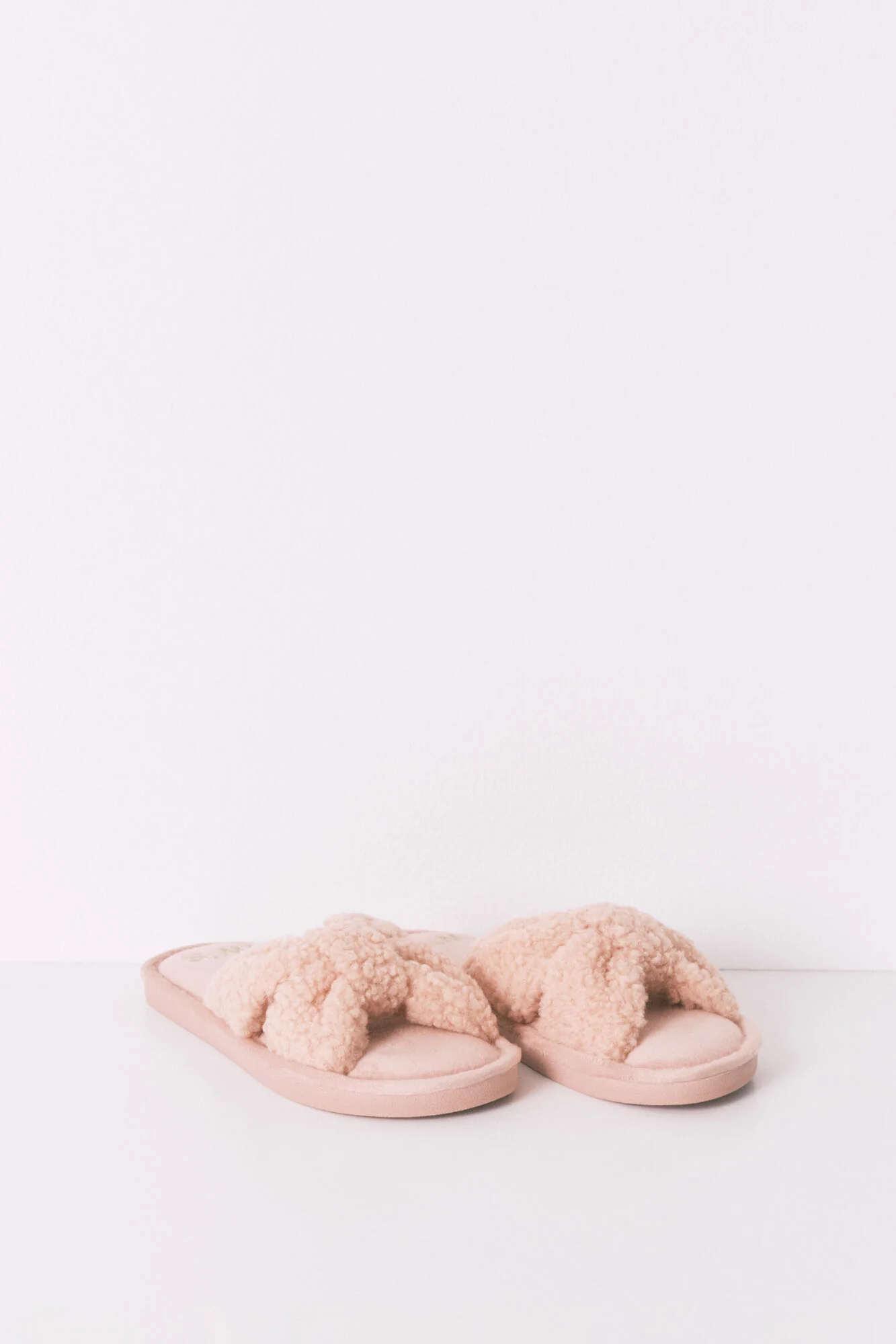 Pink faux shearling slipper - Image 5