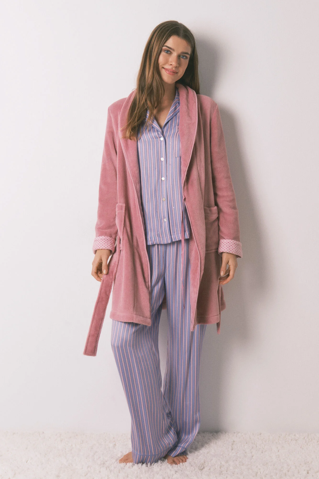 Pink fleece midi robe - Image 2