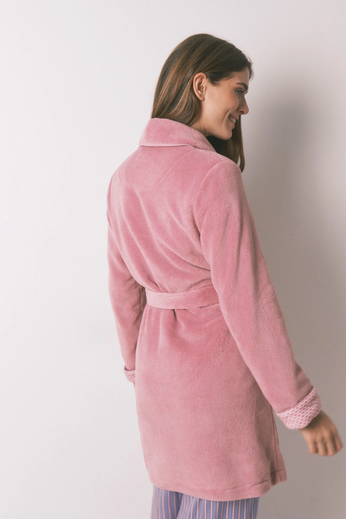 Pink fleece midi robe - Image 4