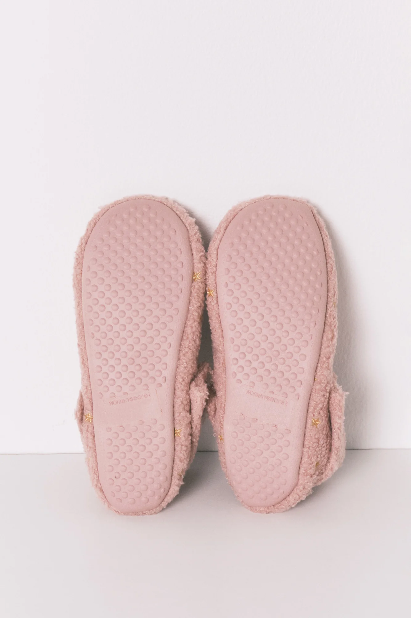 Pink glitter faux shearling slippers - Image 3