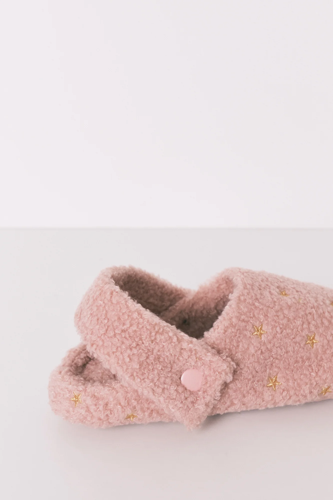 Pink glitter faux shearling slippers - Image 5
