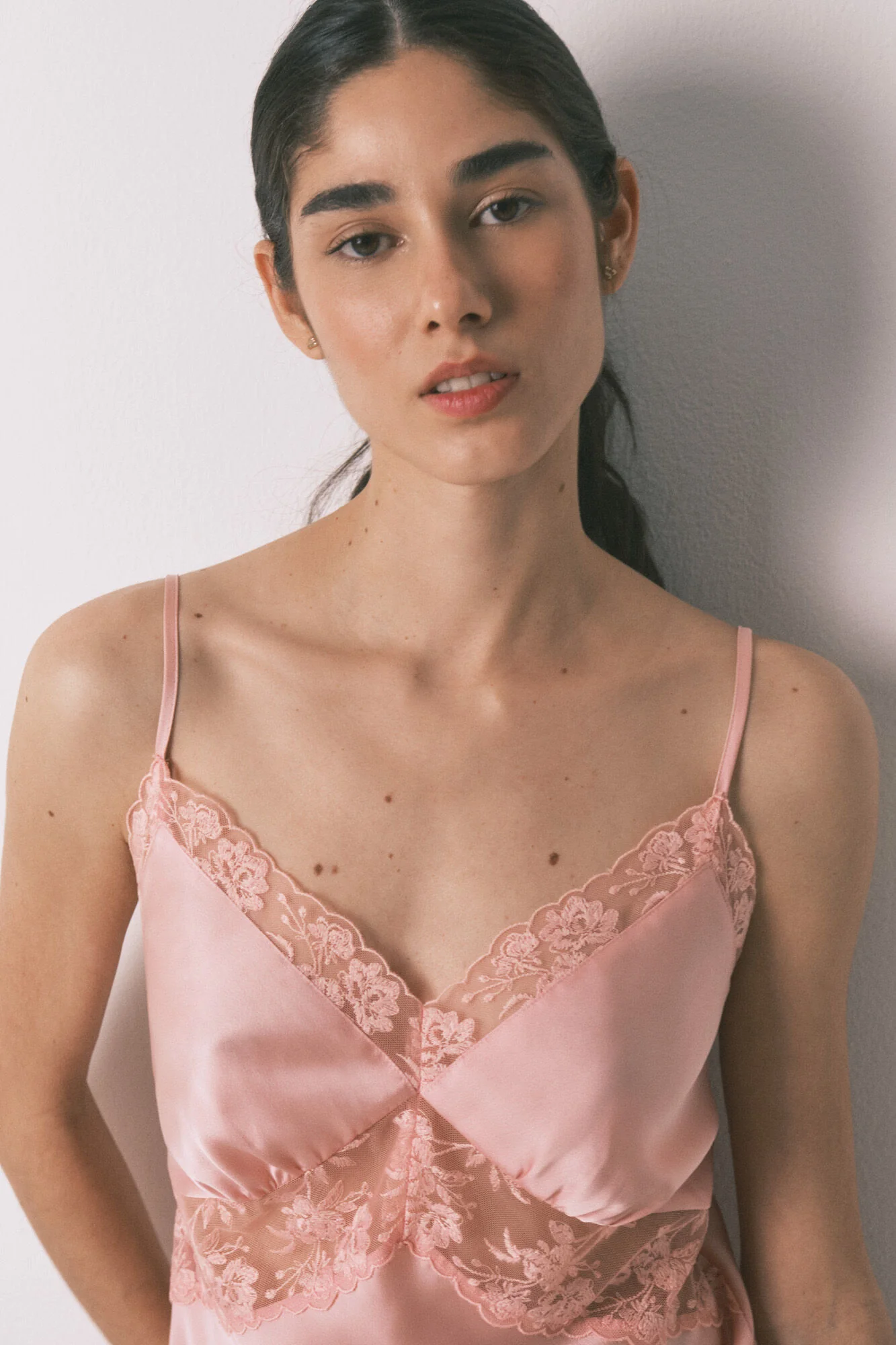 Pink satin and lace midi nightgown - Image 4