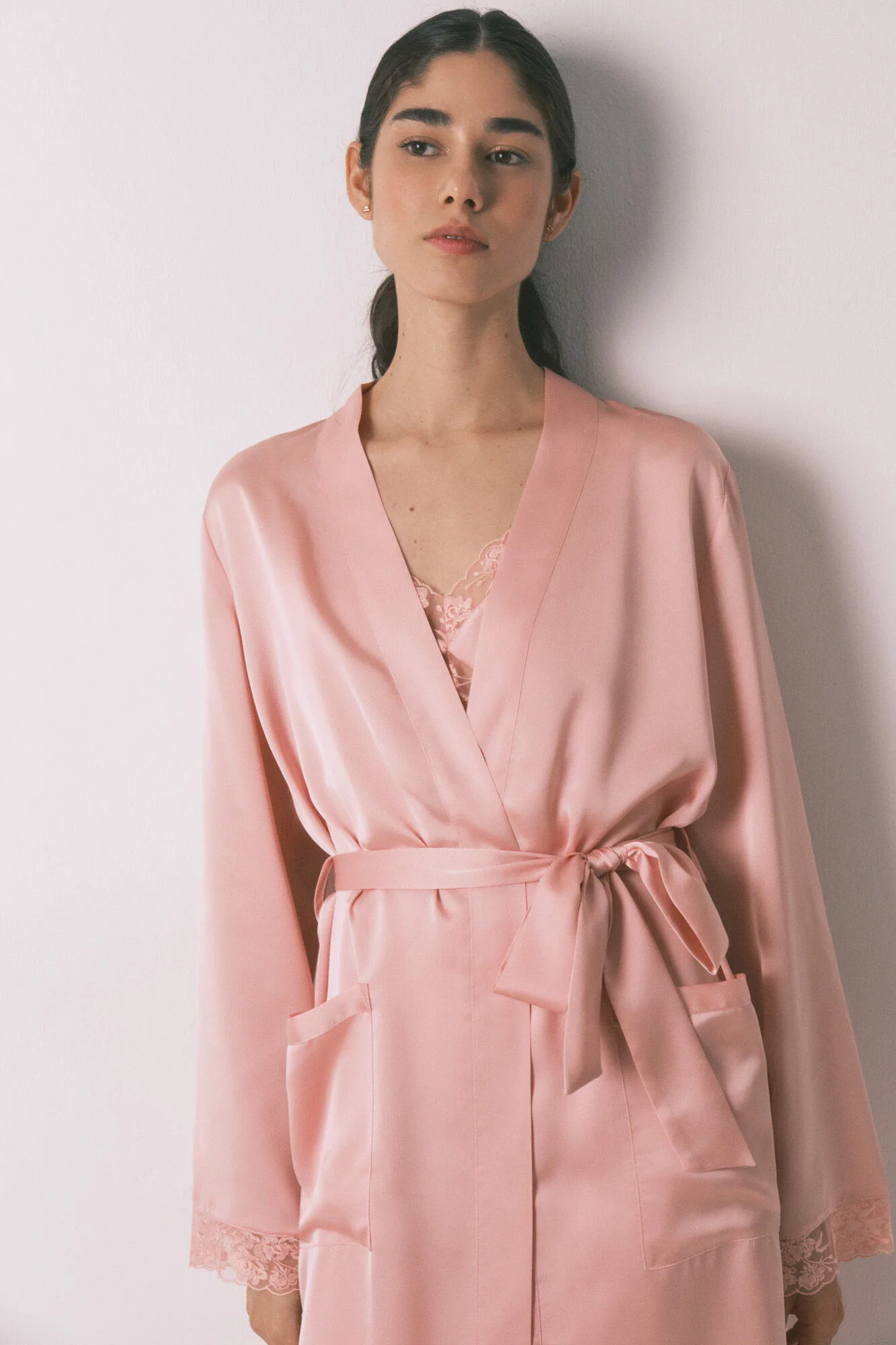 Pink satin midi robe - Image 5