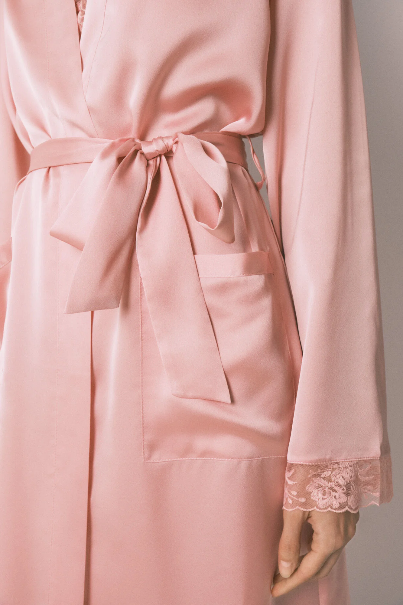 Pink satin midi robe - Image 6