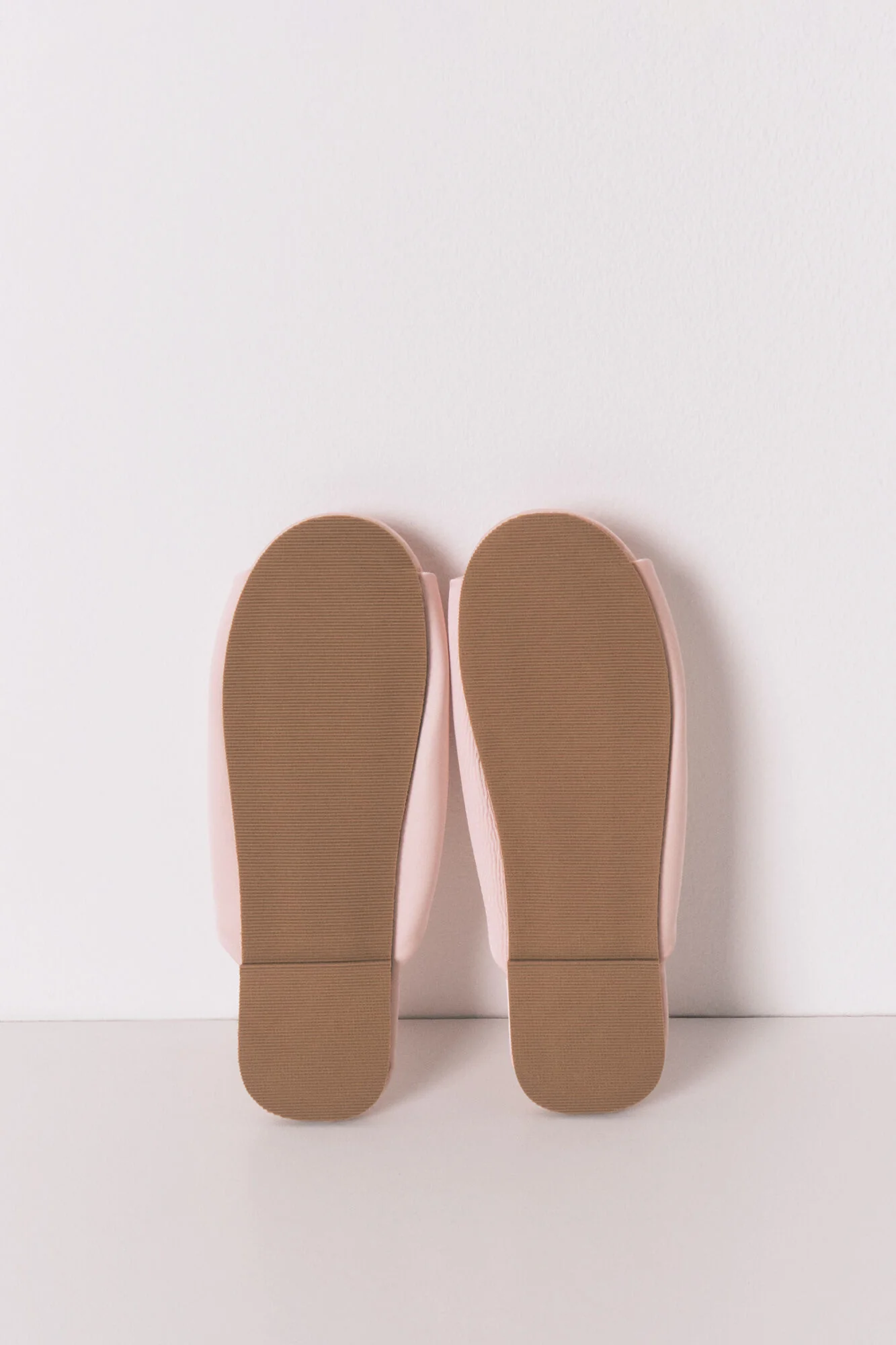Pink satin slippers - Image 3