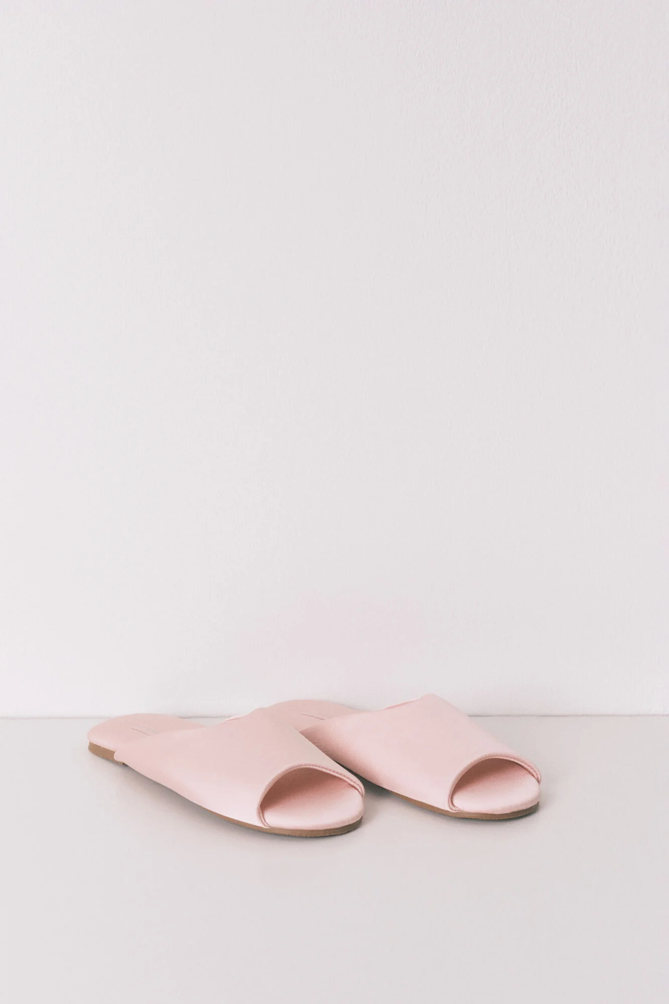 Pink satin slippers - Image 4