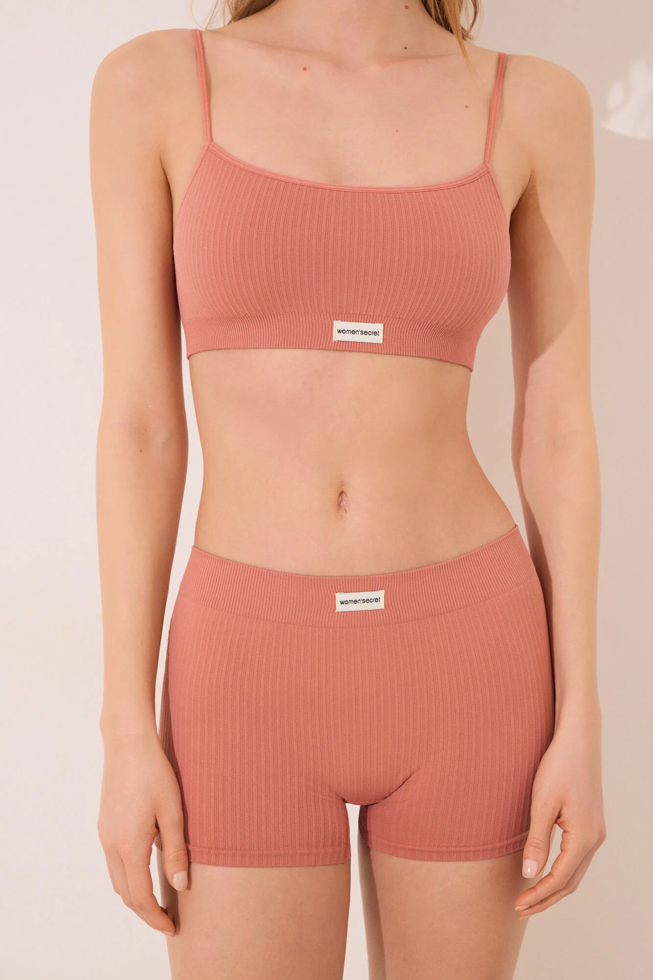 Pink seamless ribbed culottes - Image 2