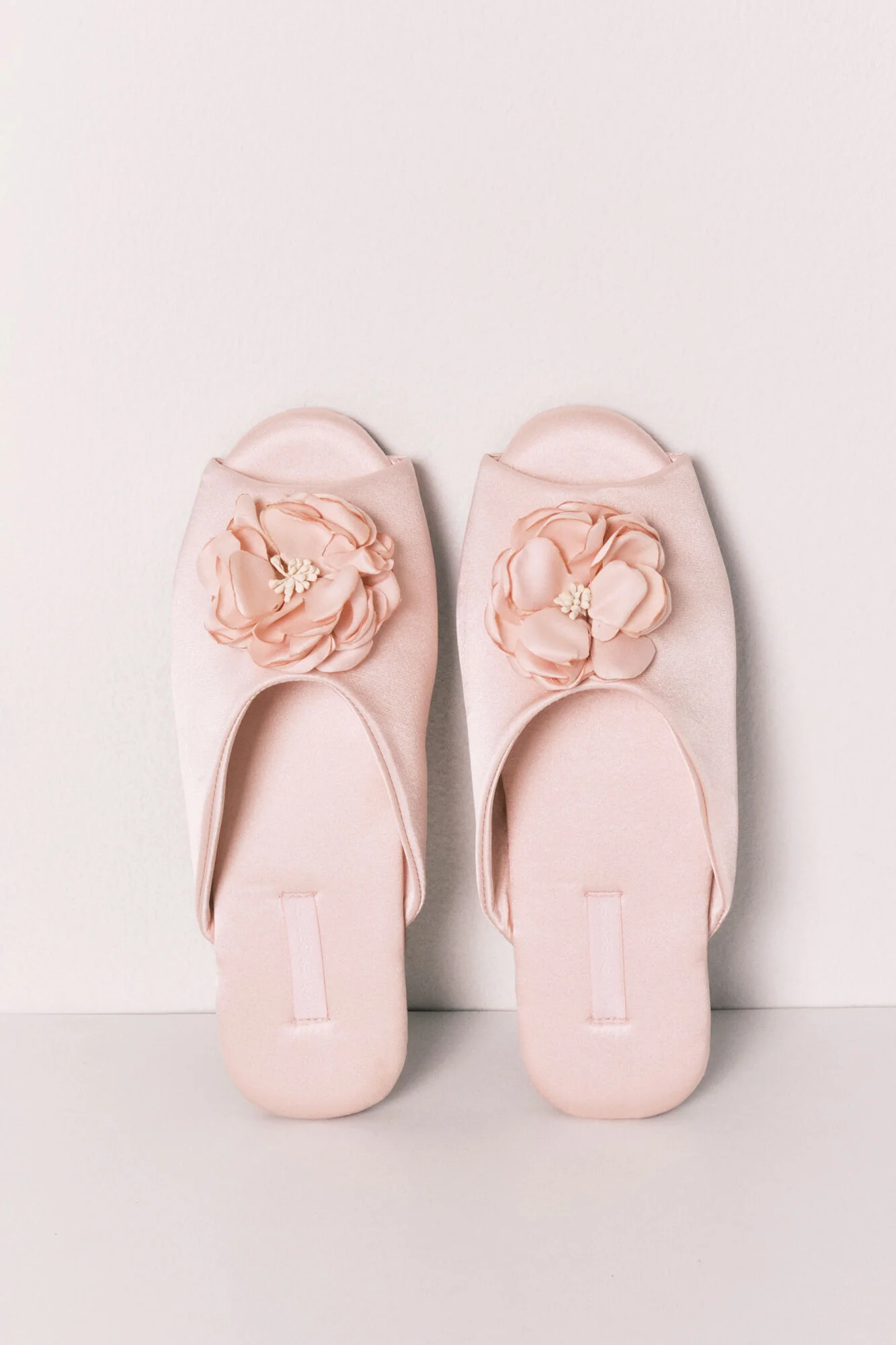 Pink slippers - Image 2