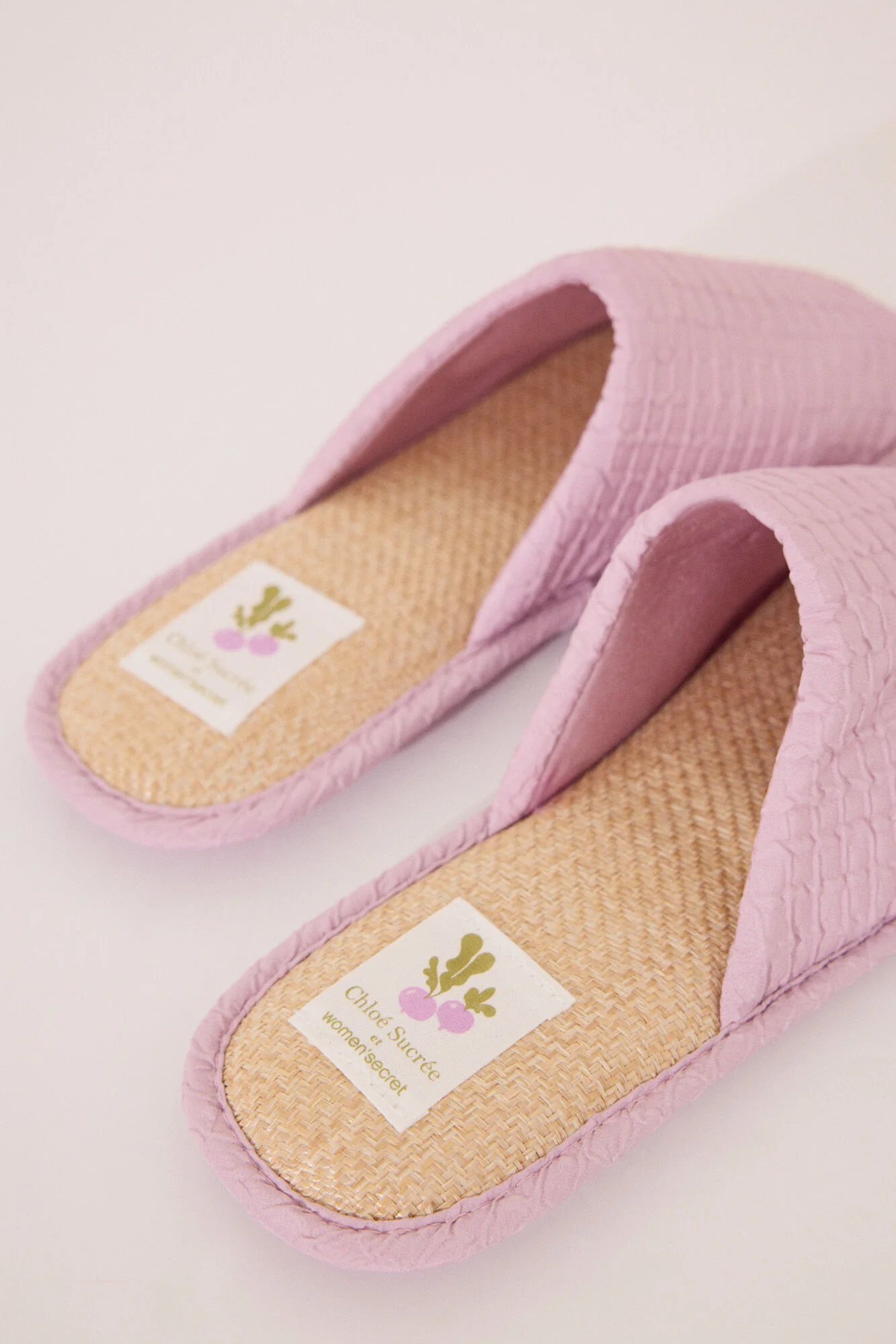 Pink slippers - Image 2