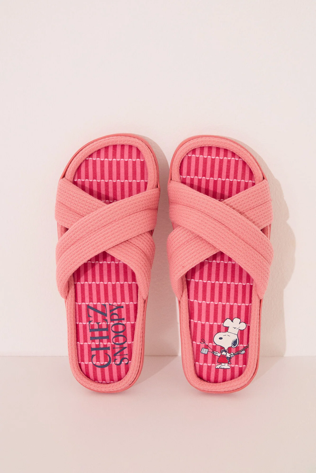 Pink Snoopy padded slippers - Image 2