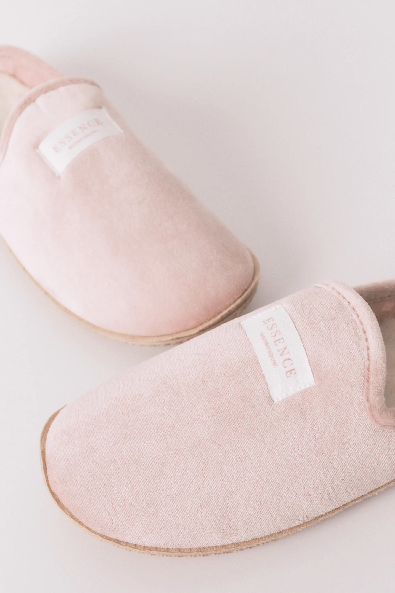 Pink velour slippers - Image 4