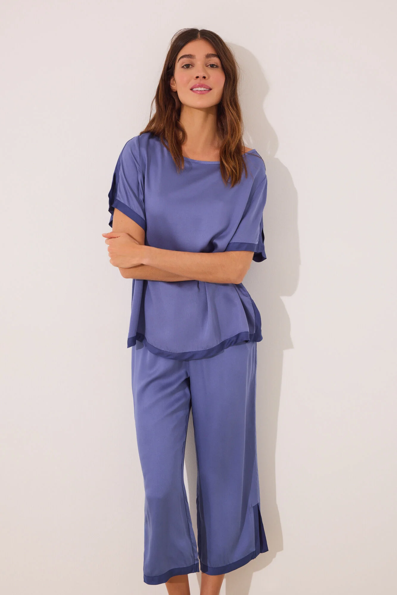 Plain blue satin pyjamas - Image 2