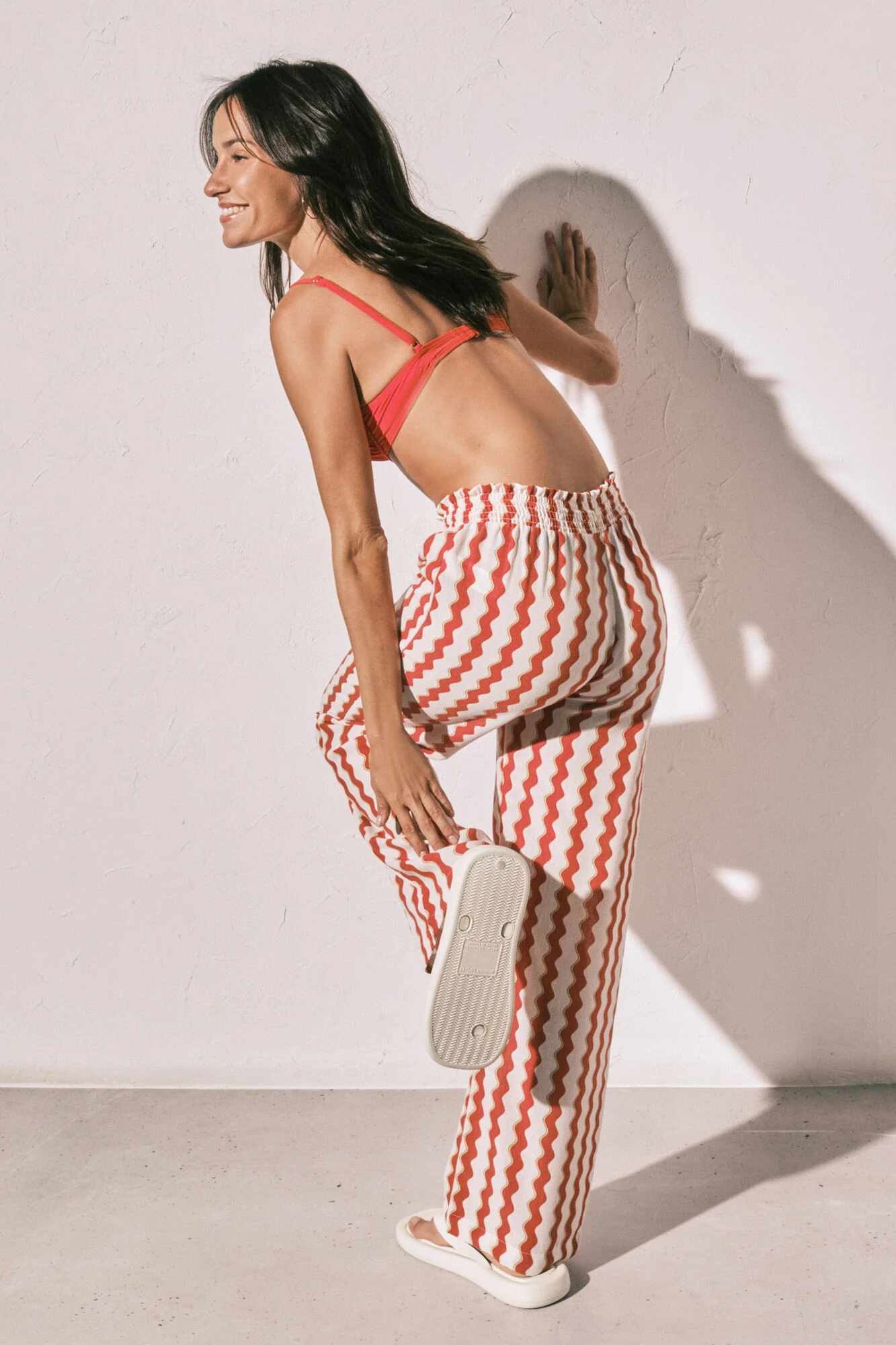 Printed textured long trousers - Image 5