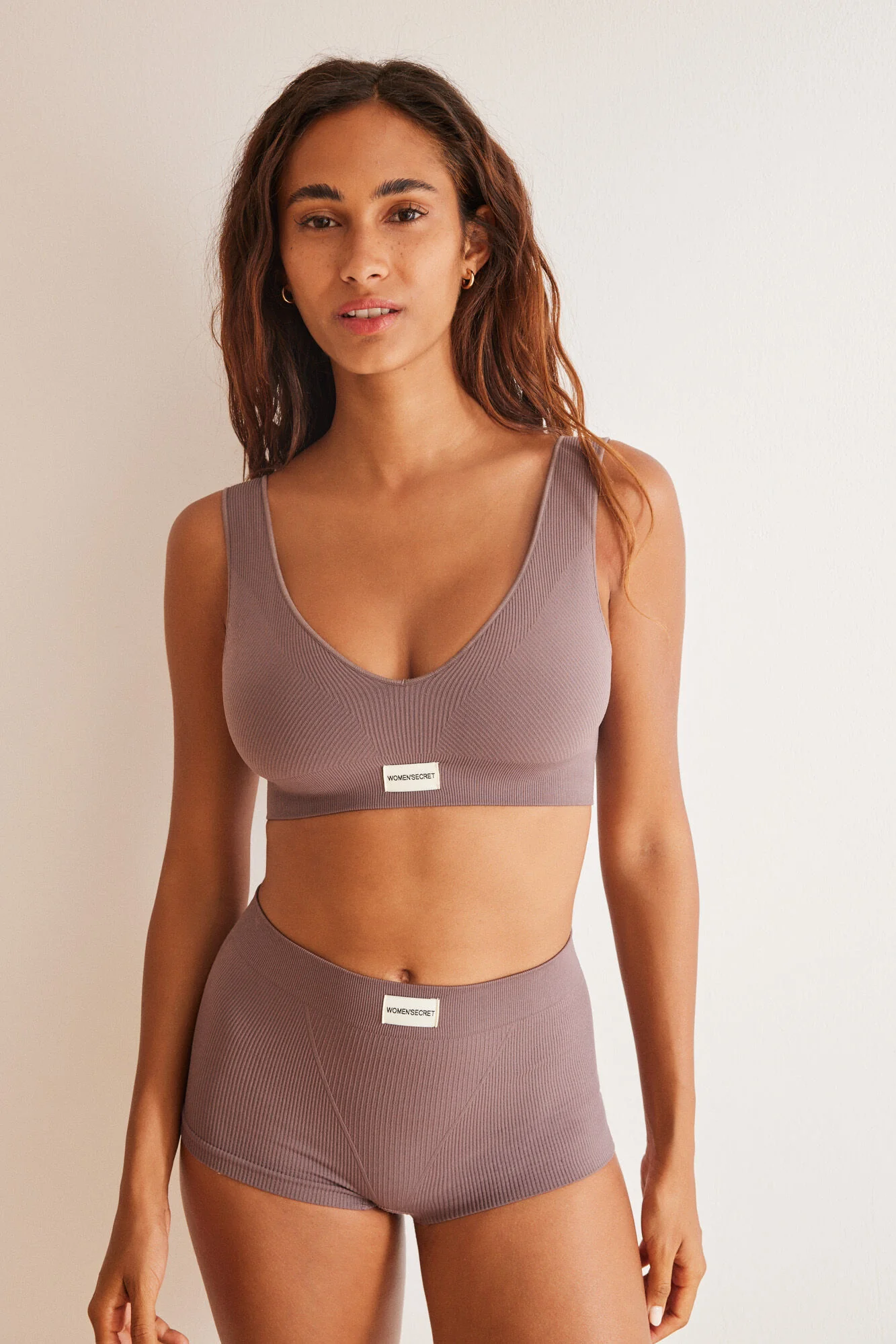 Seamless purple ribbed crop top - Image 2