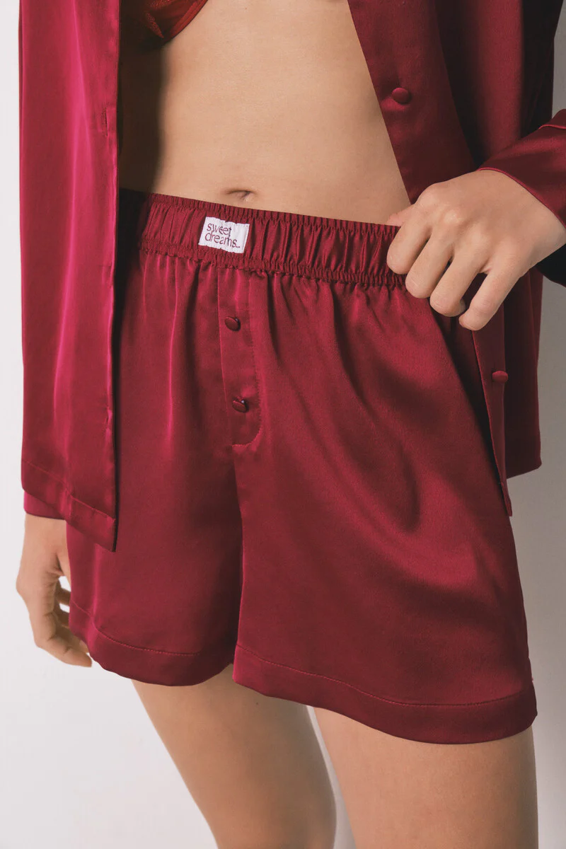 Red satin short classic pyjamas - Image 4