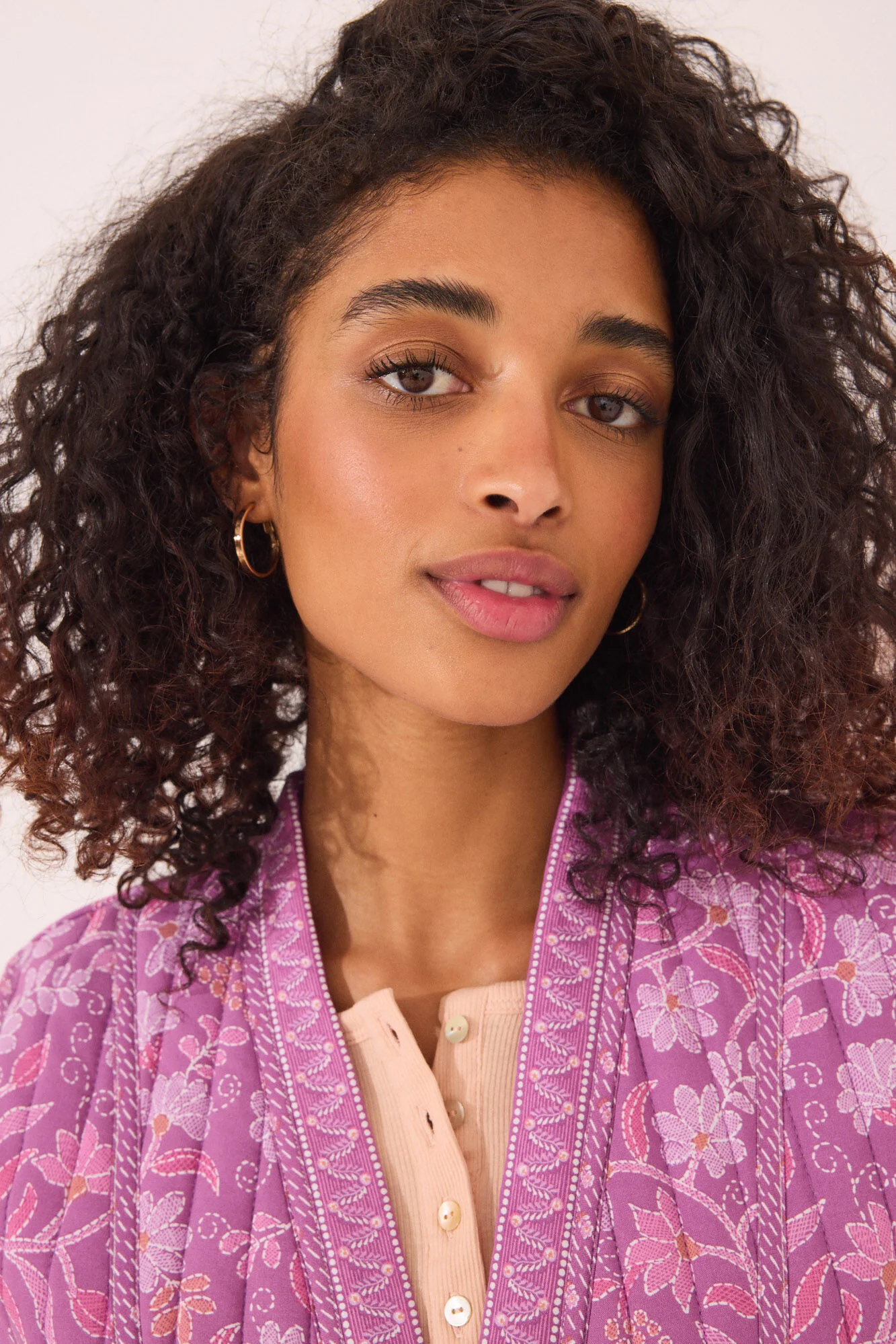 Reversible boho viscose gilet in purple - Image 5