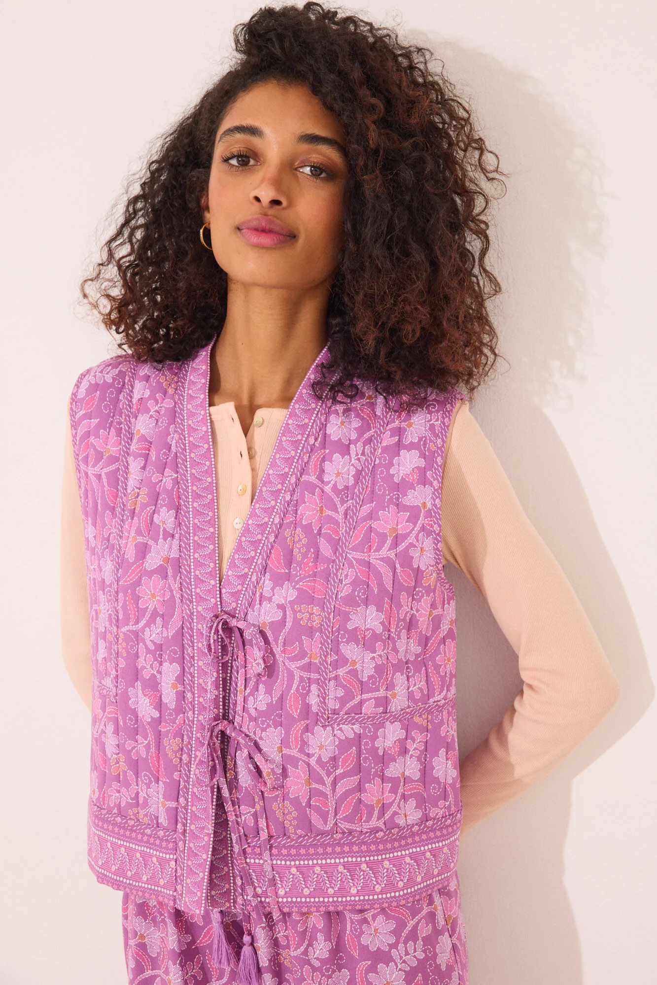 Reversible boho viscose gilet in purple - Image 6