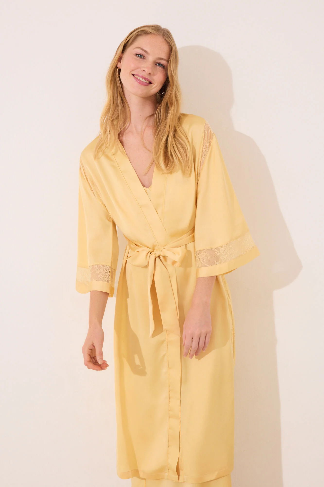 Robe yellow chiffon fabric