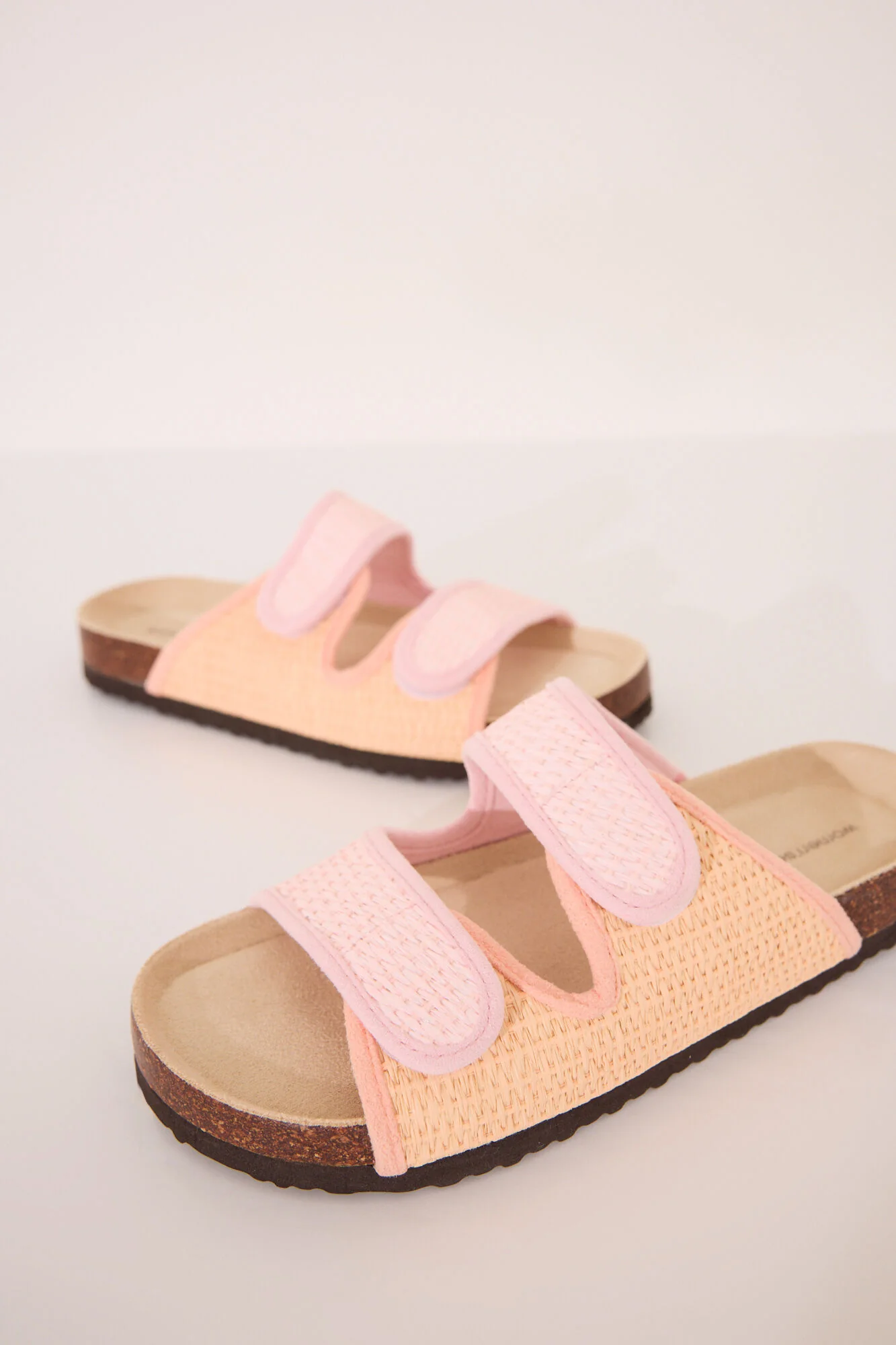 Salmon pink raffia effect bio sandals - Image 7