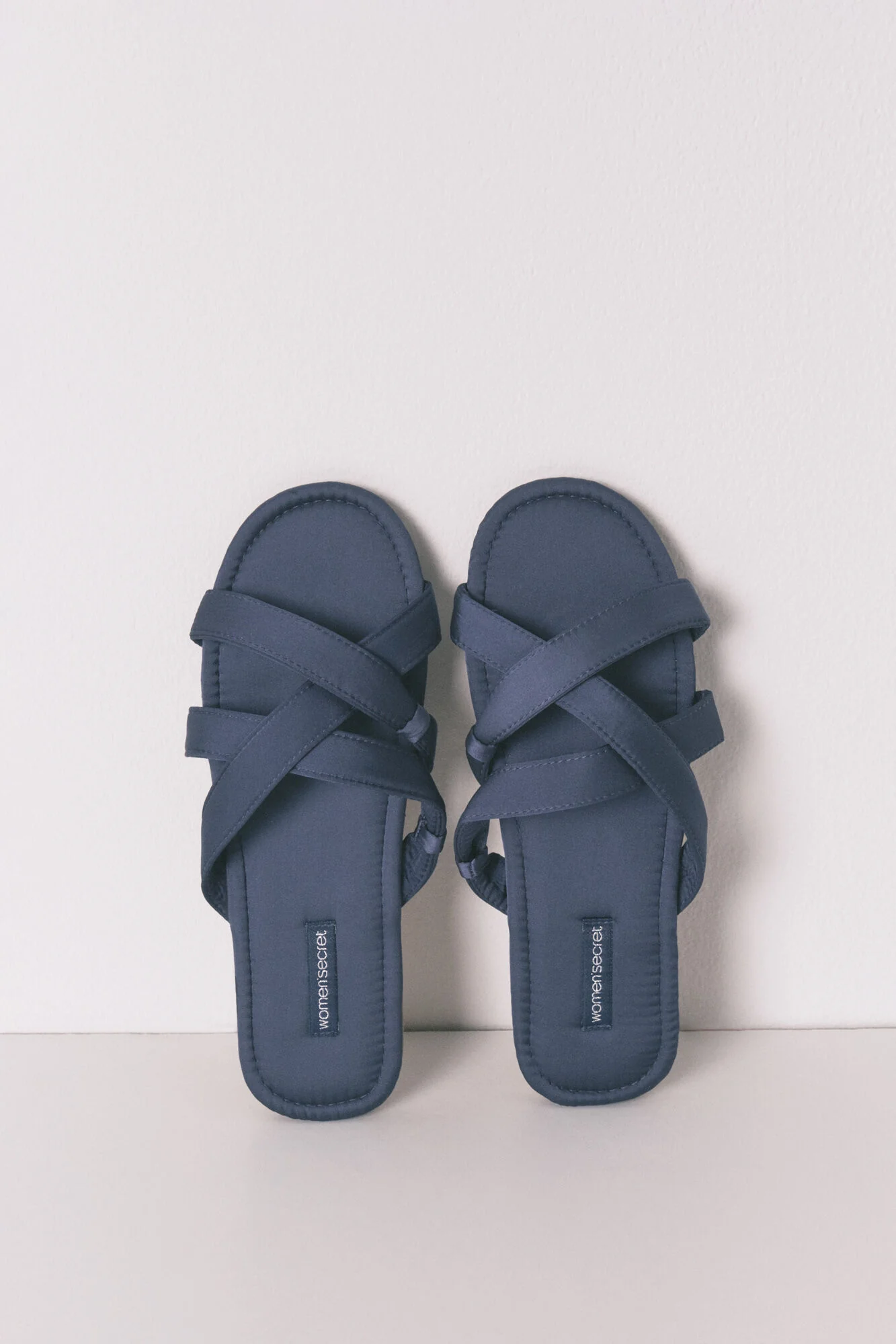 Satin crossed strap slippers - Image 2