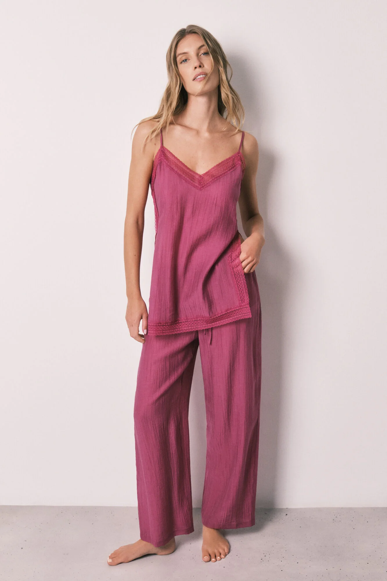 Satin-finish lace strap long pyjamas