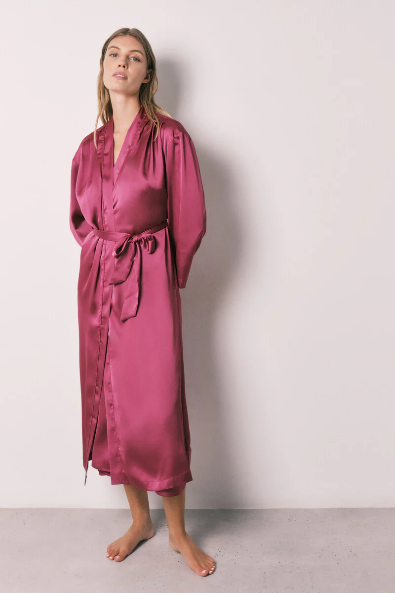 Satin-finish long ruffled robe - Image 4