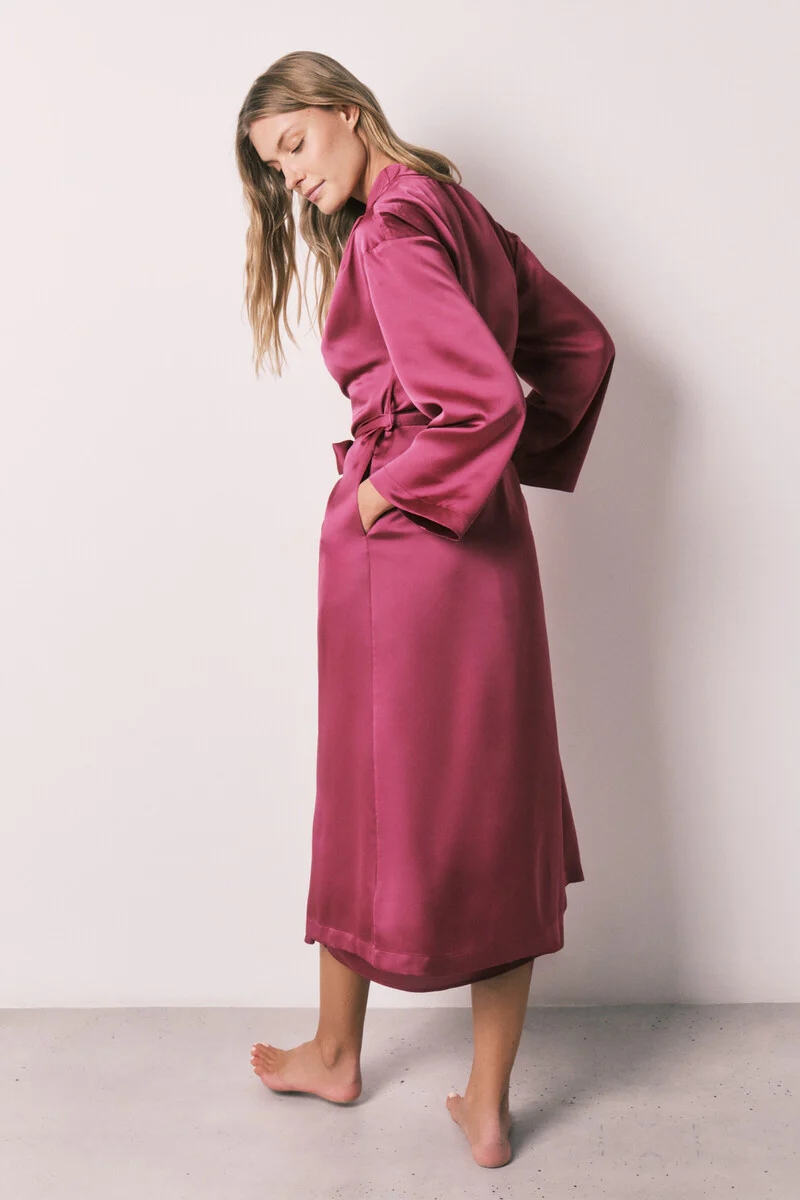Satin-finish long ruffled robe - Image 5