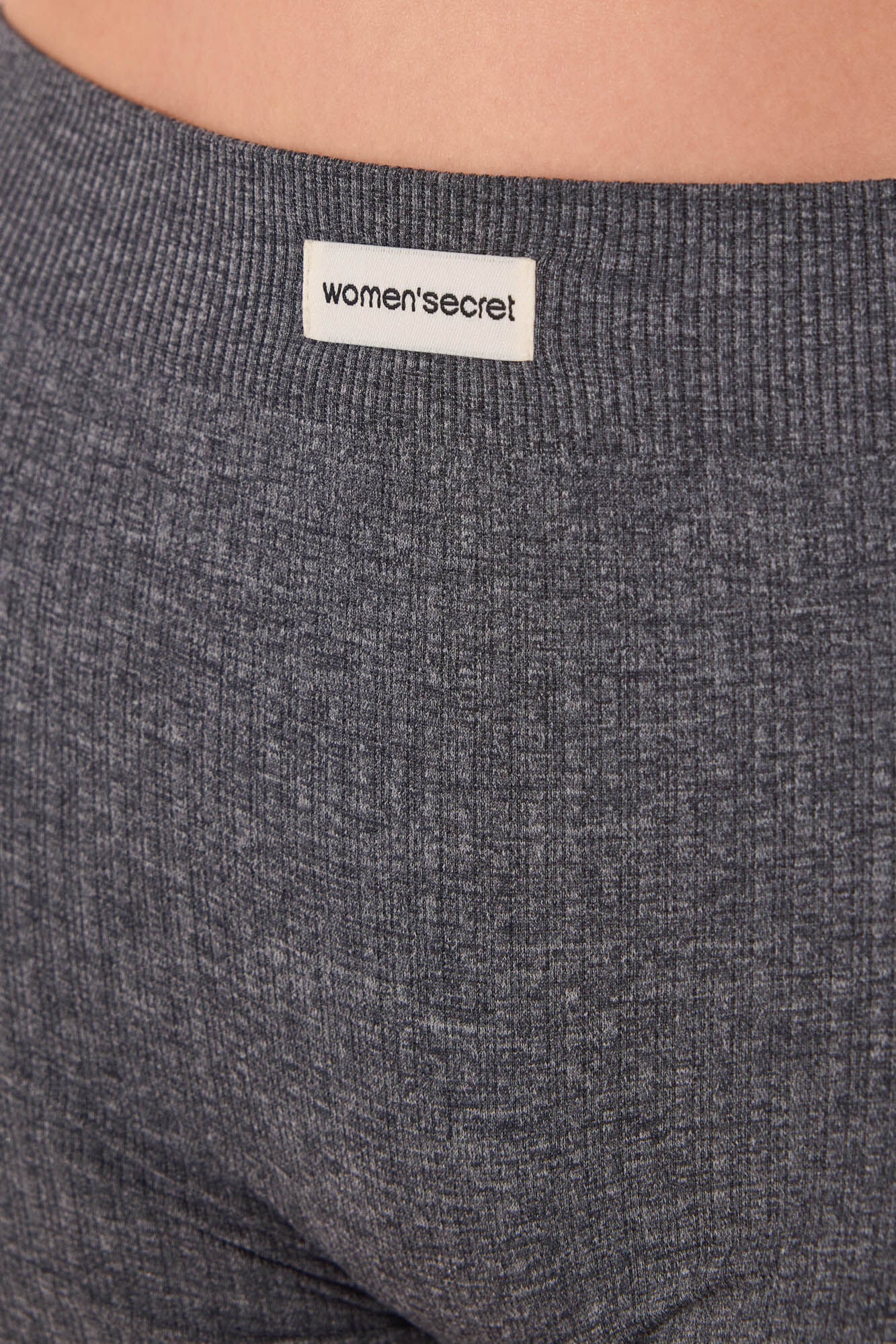 Seamless grey ribbed culottes - Image 3