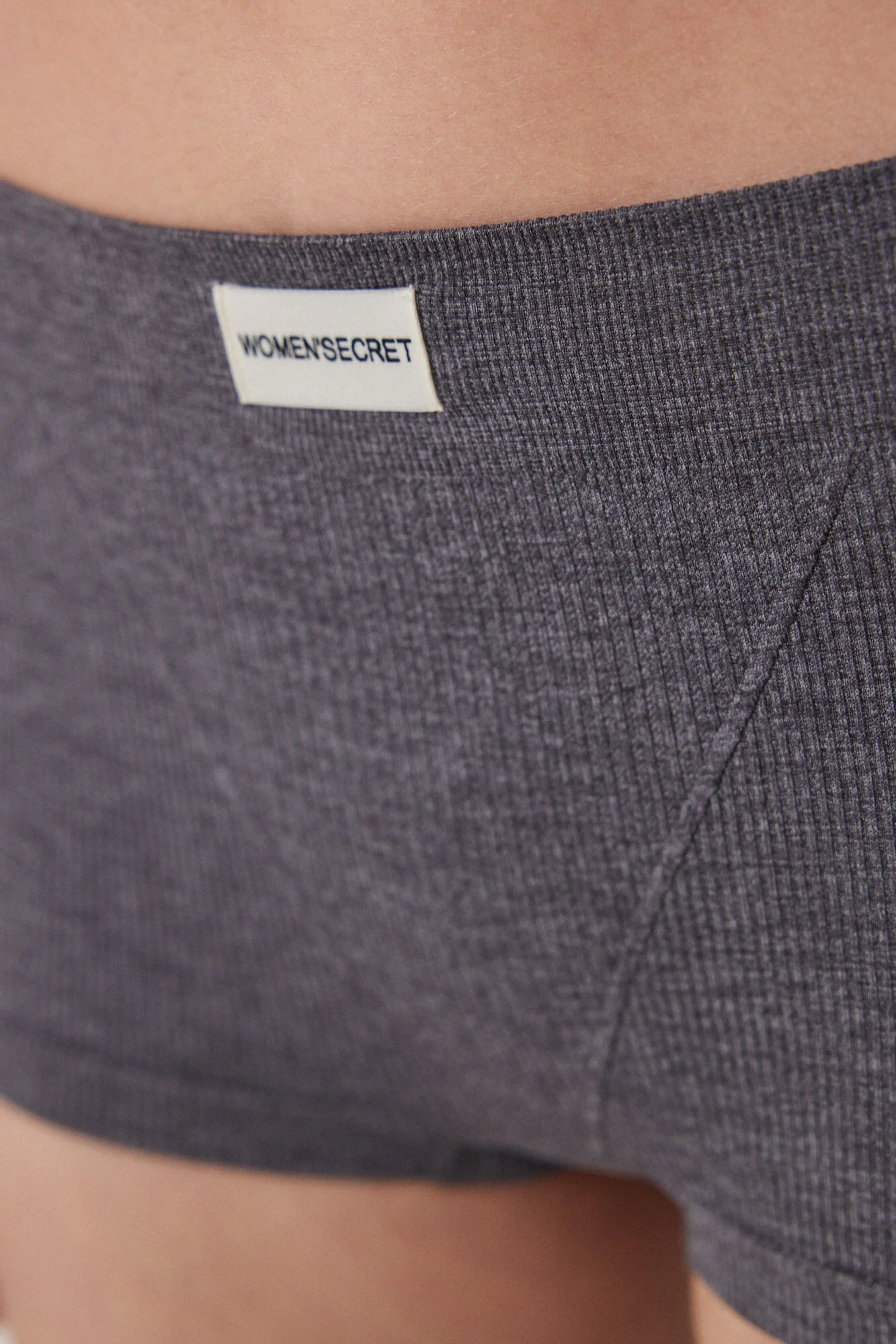 Seamless grey ribbed culottes - Image 2