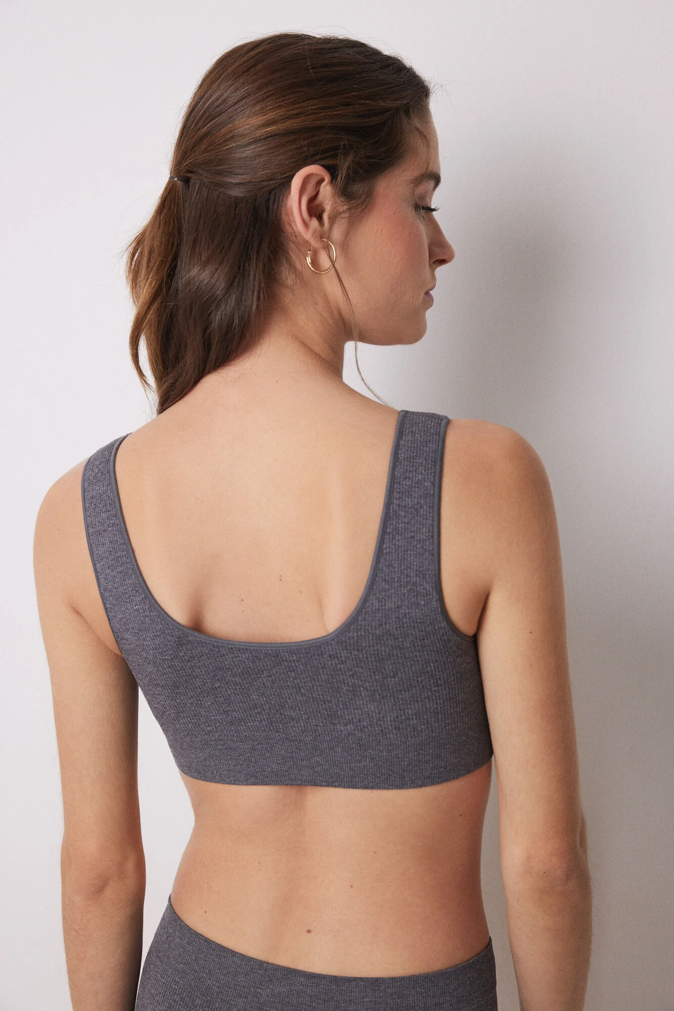 Seamless grey ribbed top - Image 2