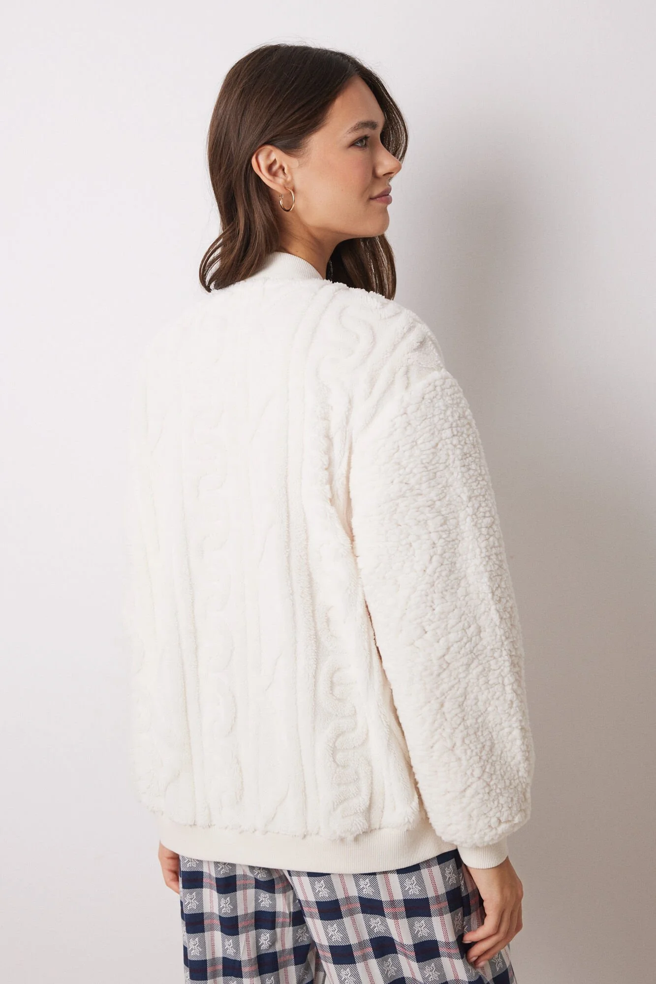 Short faux shearling sleeve robe - Image 4