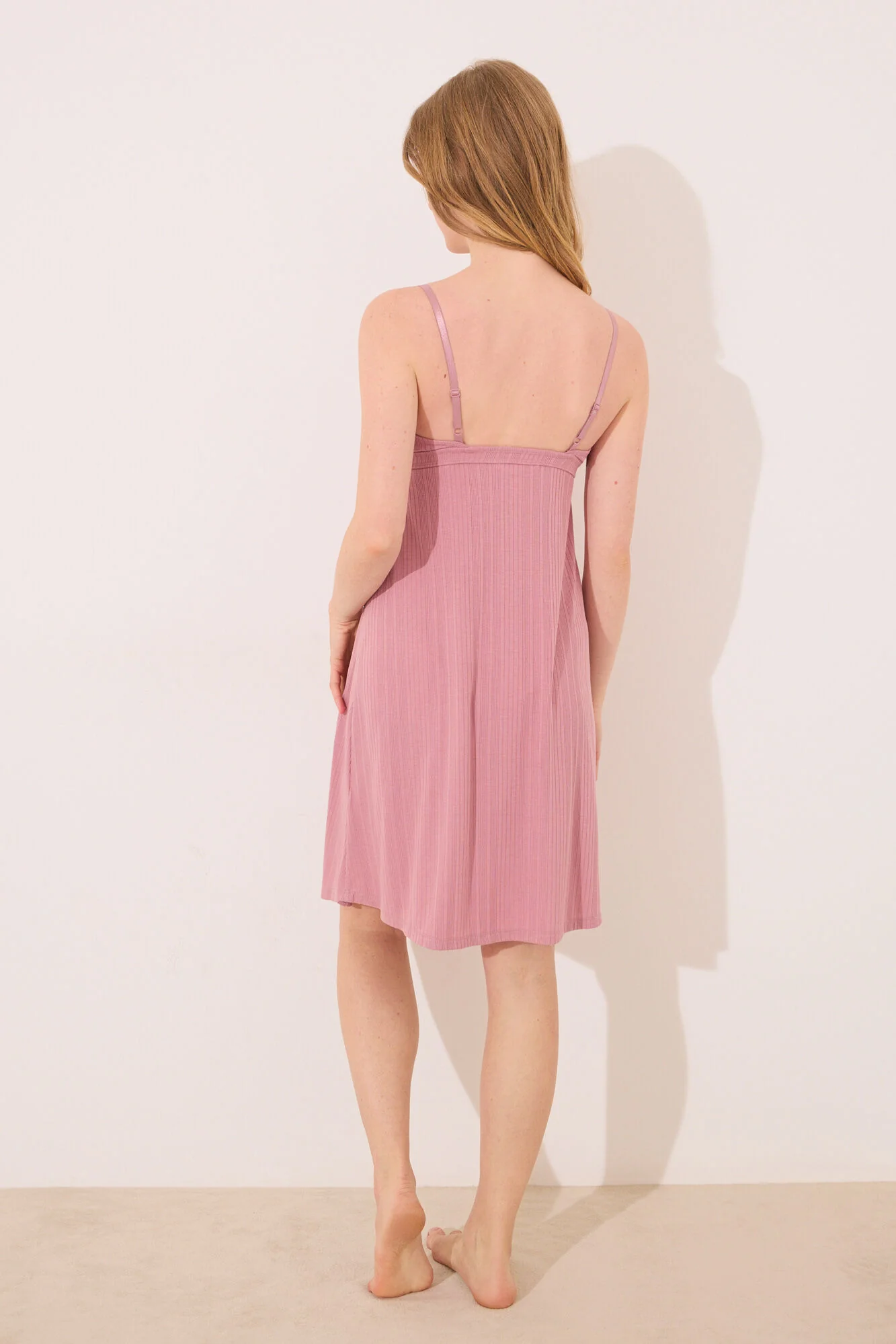 Short "maternity" nightgown in pink pointelle - Image 3