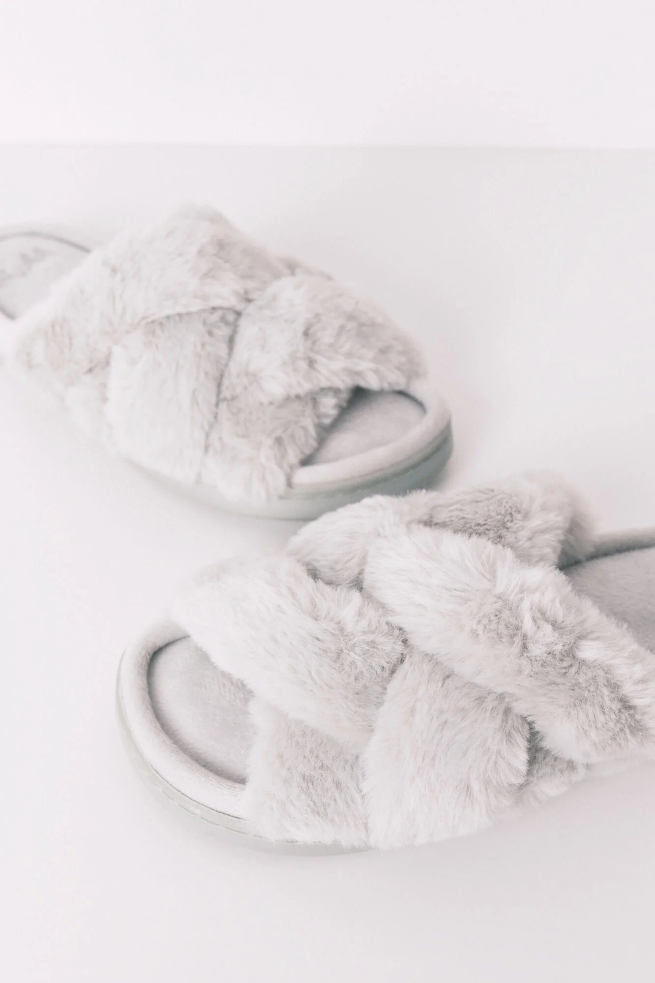 Slipper with green fur - Image 4