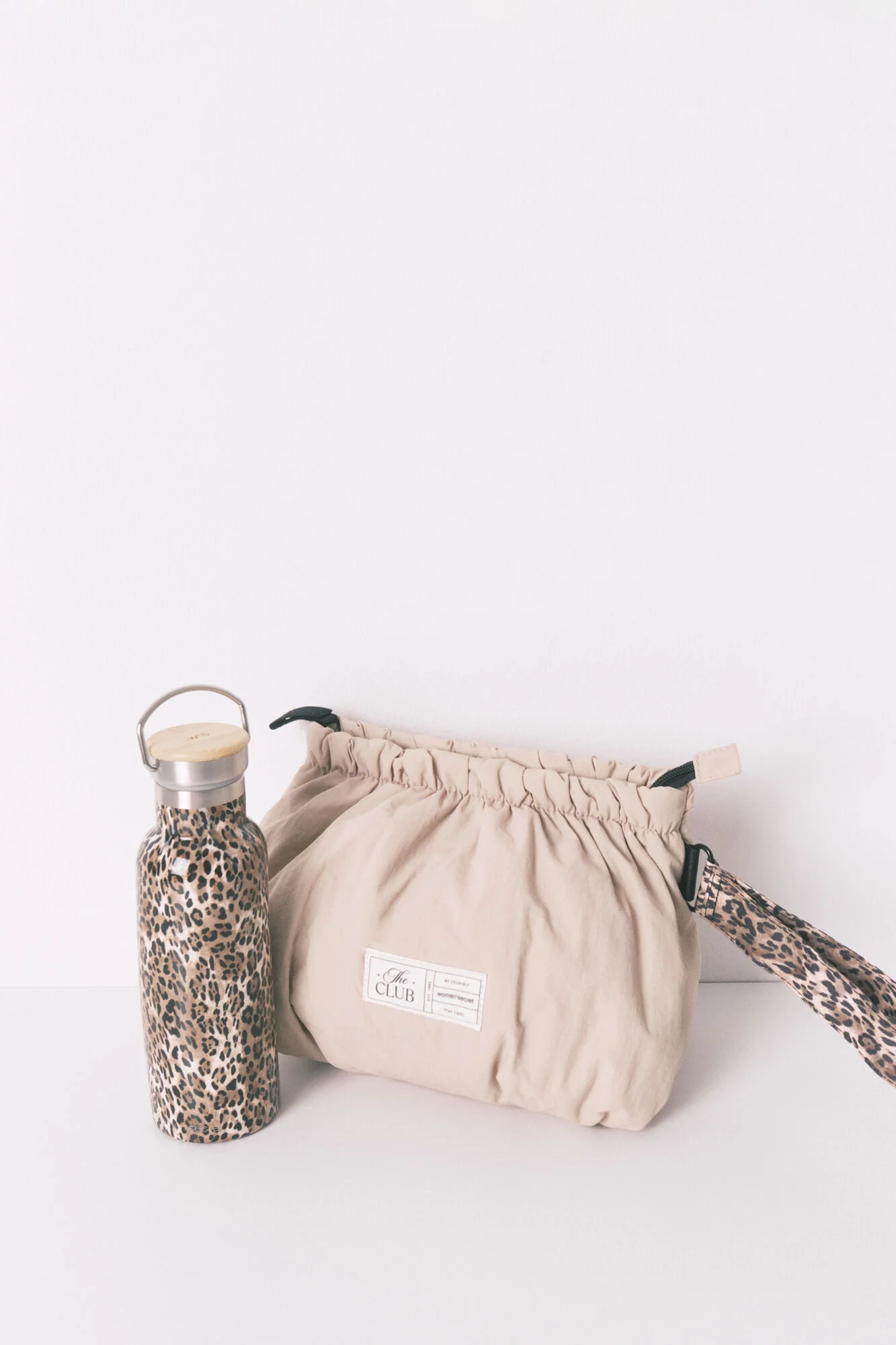 Small animal print nylon vanity case - Image 5