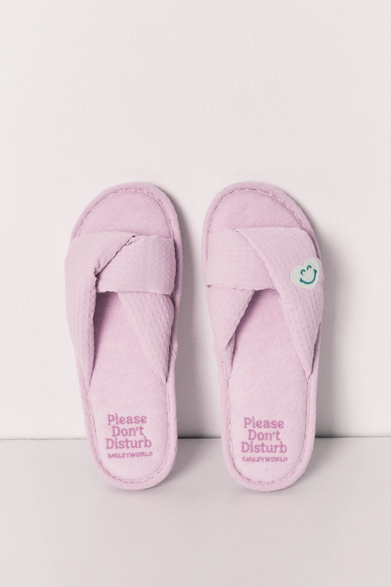 SmileyWorld knot slippers - Image 2