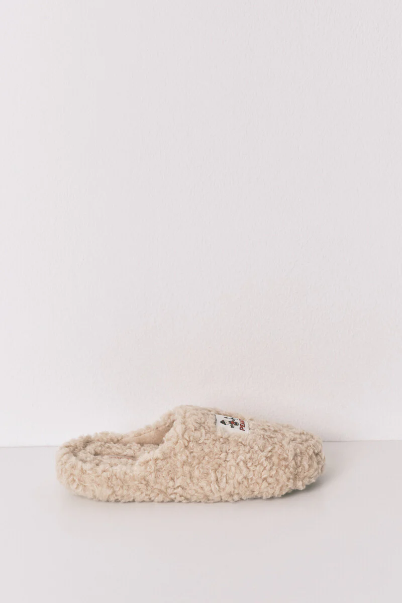 Snoopy faux shearling slippers and eye mask gift pack - Image 3