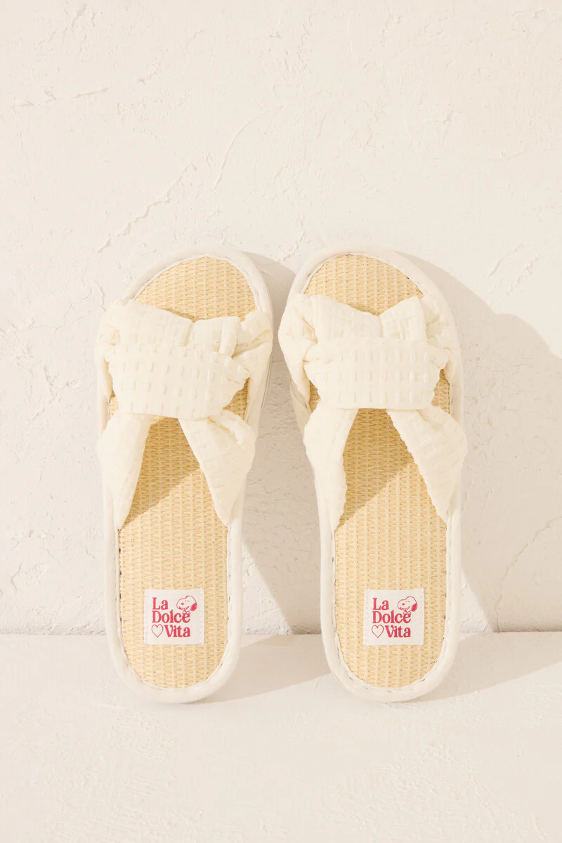 Snoopy raffia slippers - Image 3