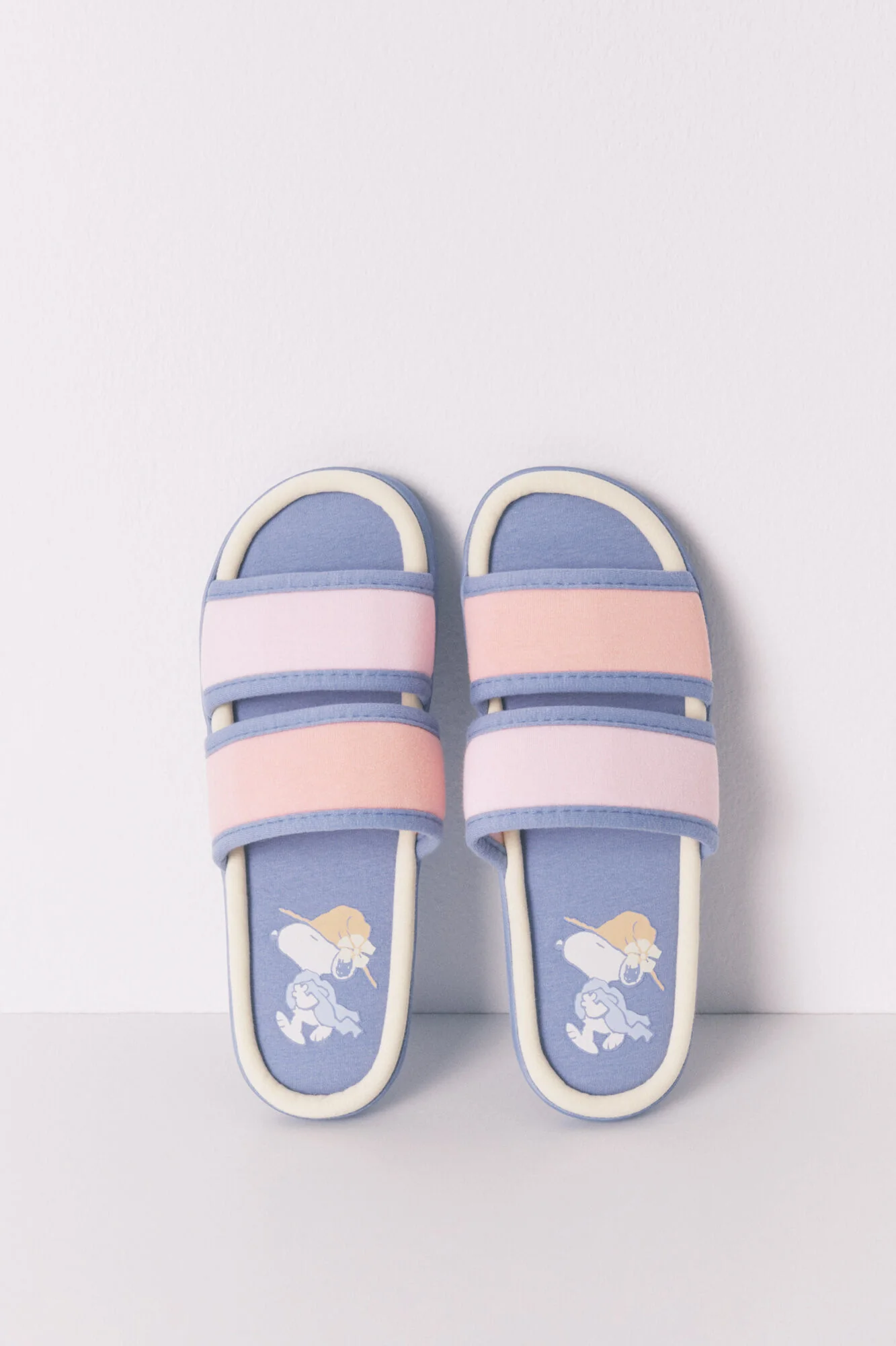 Snoopy slippers in colors - Image 3
