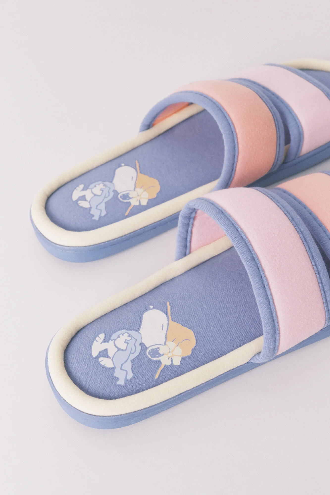 Snoopy slippers in colors - Image 4