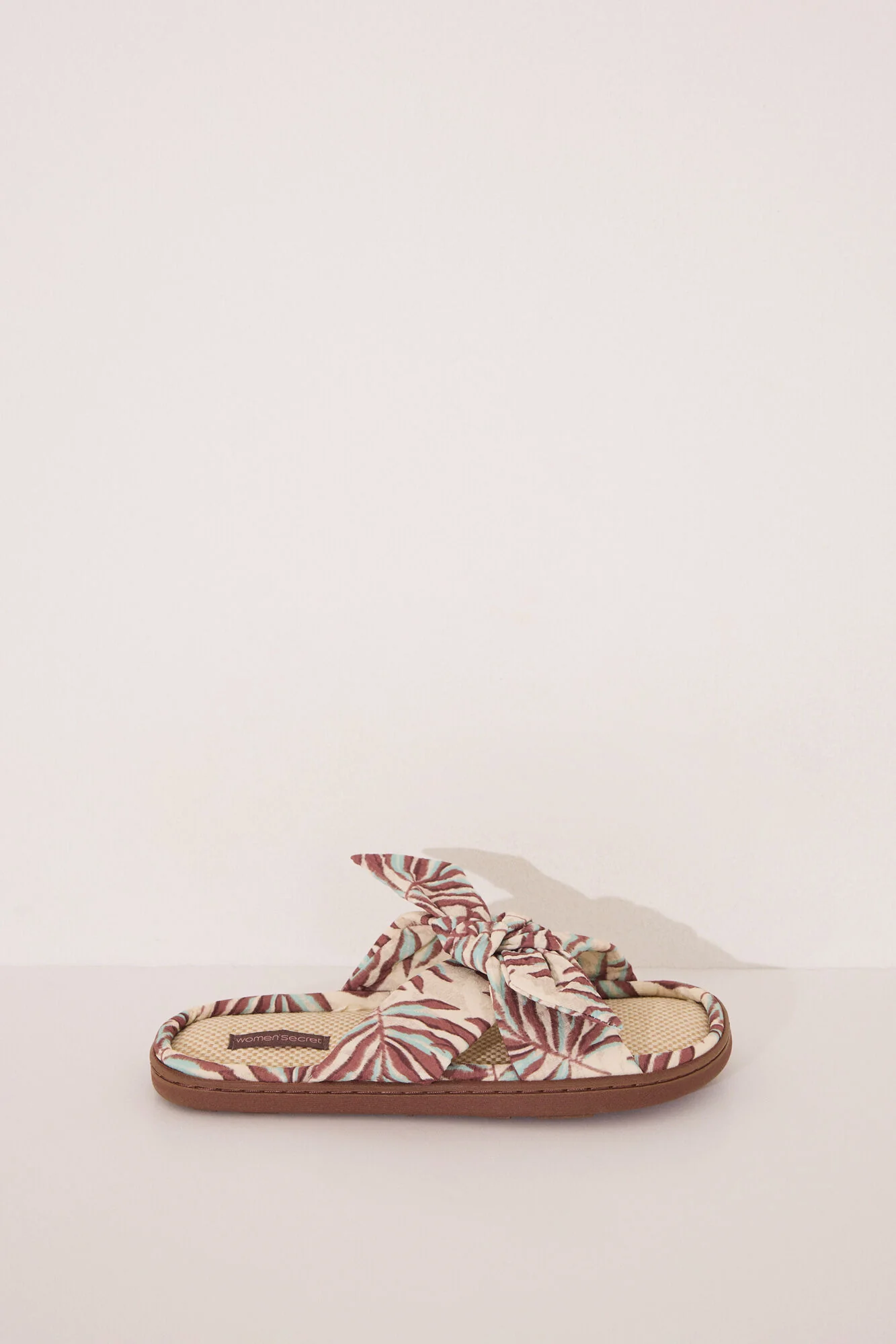 Tropical raffia slippers
