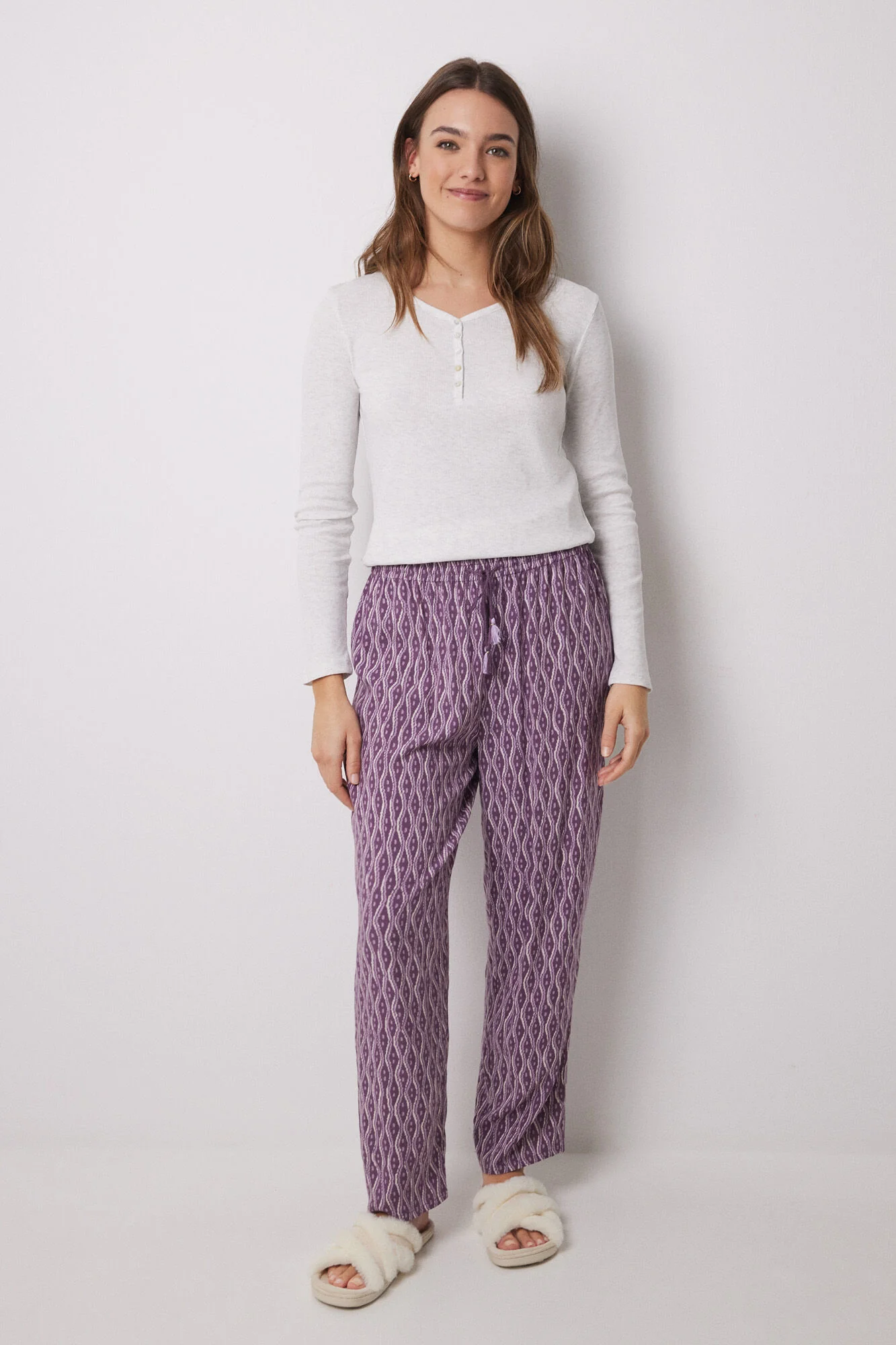 Viscose carrot trousers with ikat print - Image 4