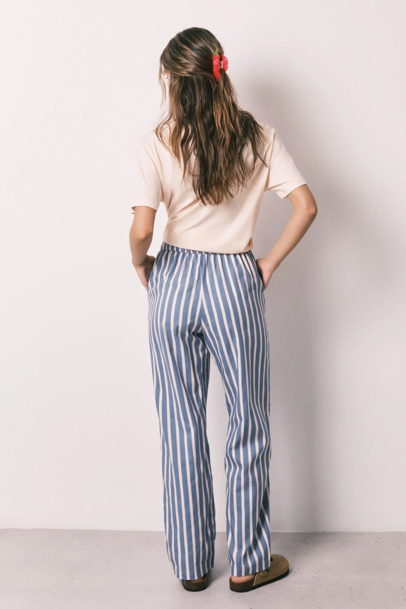 Viscose long trousers with striped print - Image 5