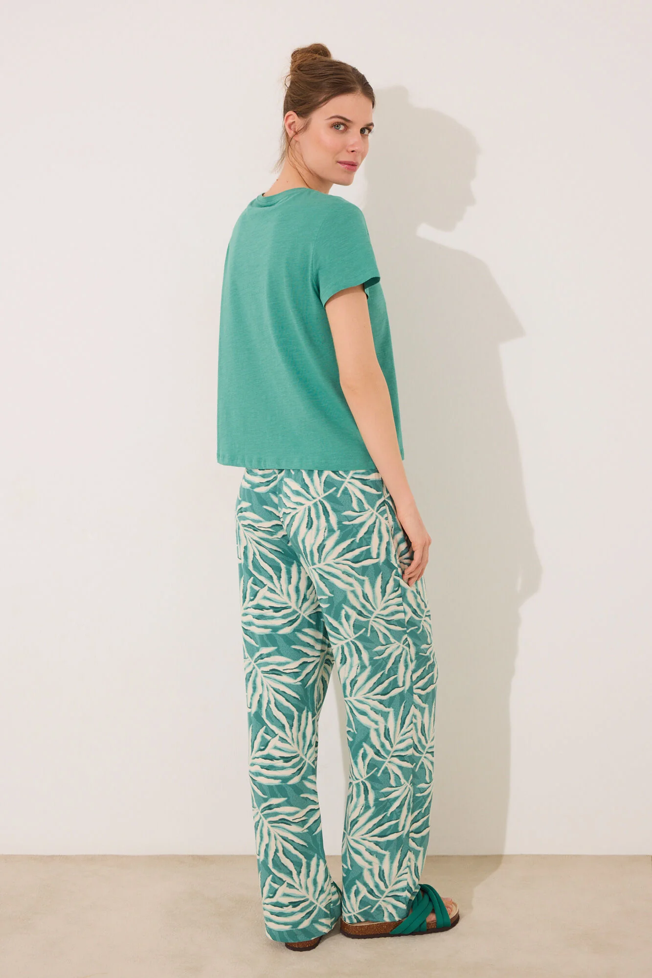 Viscose trouser with green leaf print - Image 2
