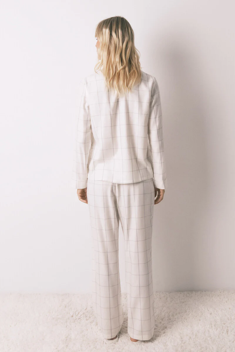 White cotton flannel classic pyjamas with plaid print - Image 2