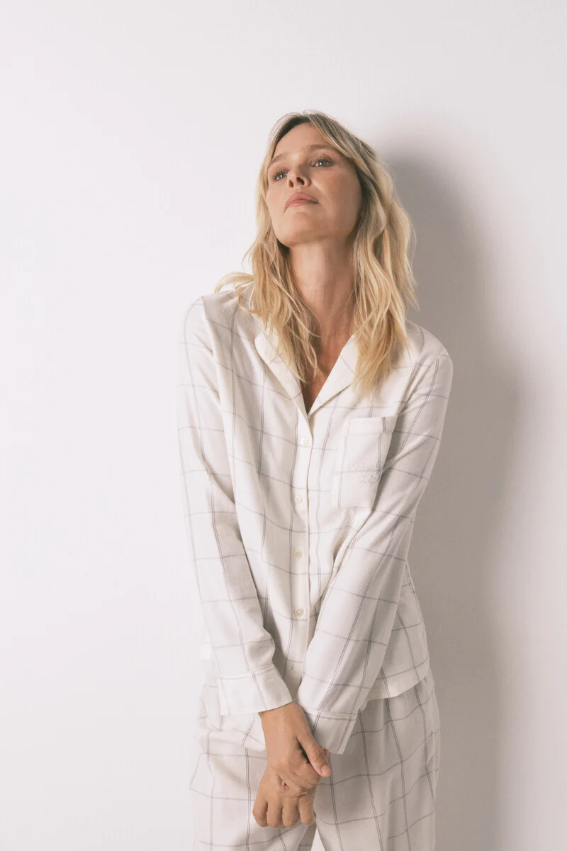 White cotton flannel classic pyjamas with plaid print - Image 5