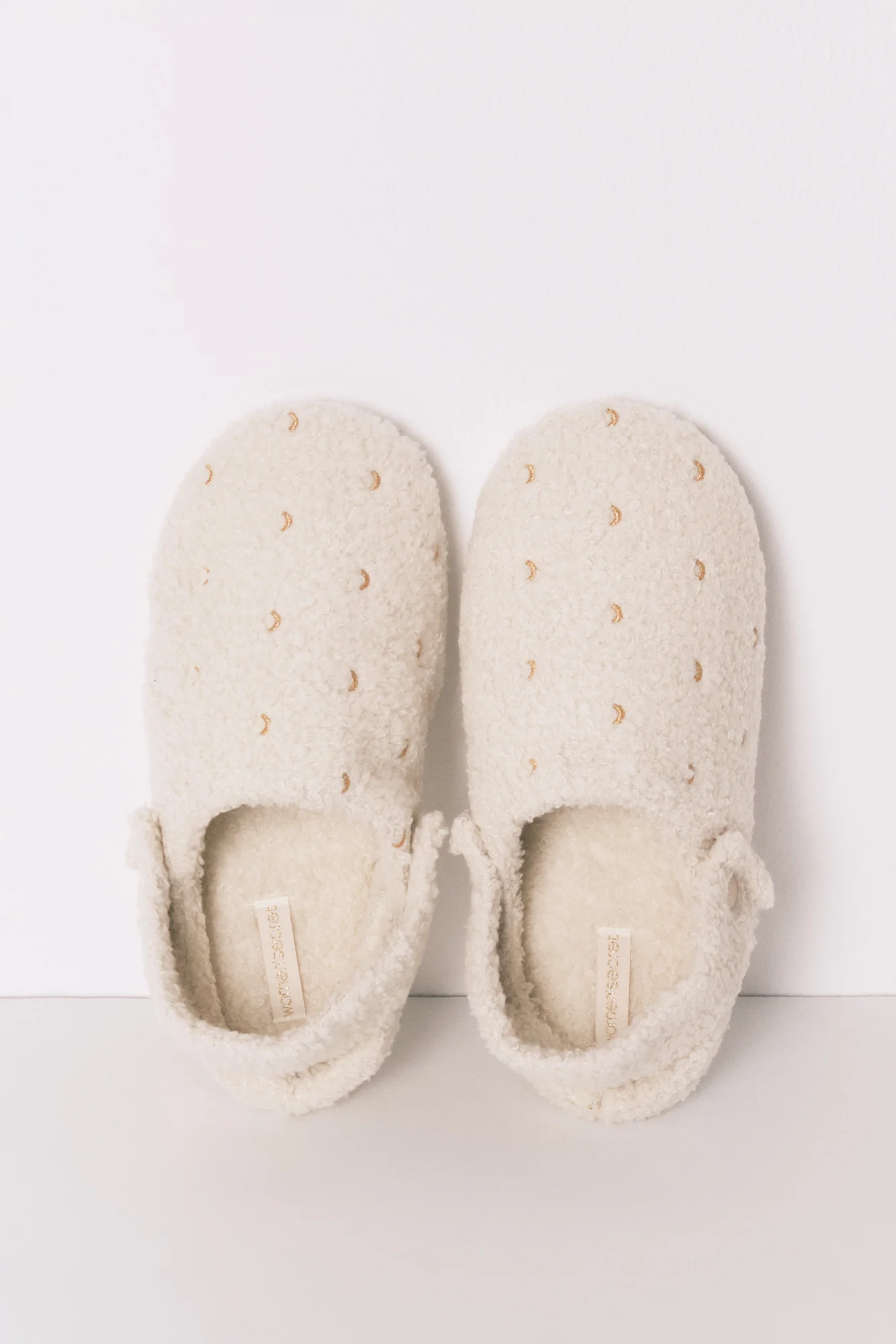 White glitter faux shearling slippers - Image 5