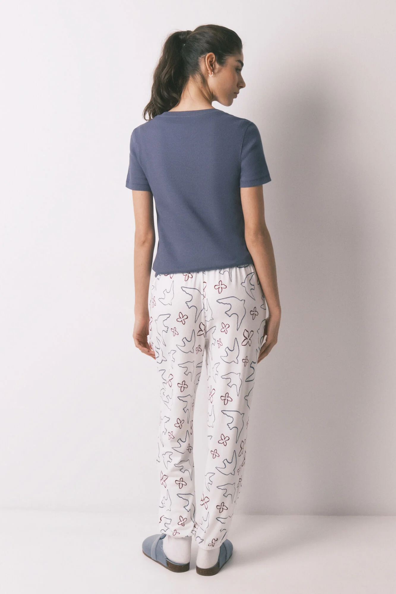 White long bird print trousers - Image 3