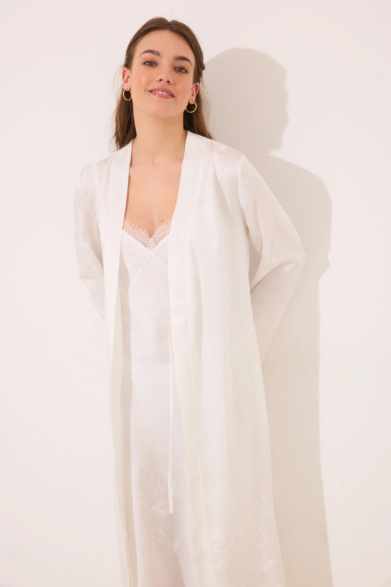White long satin robe - Image 2
